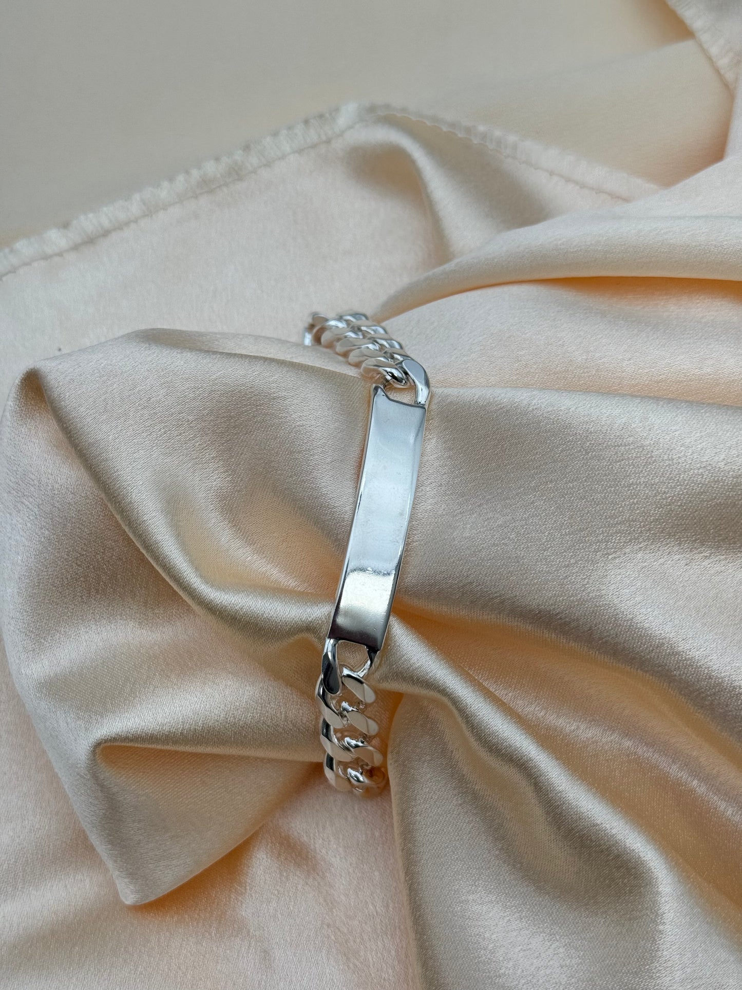 SILVER BRACELET SIZE 8.5 BB023