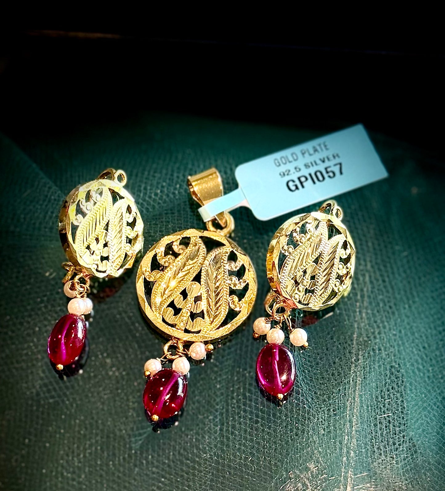 GOLD PLATE PENDANT SET GPI057