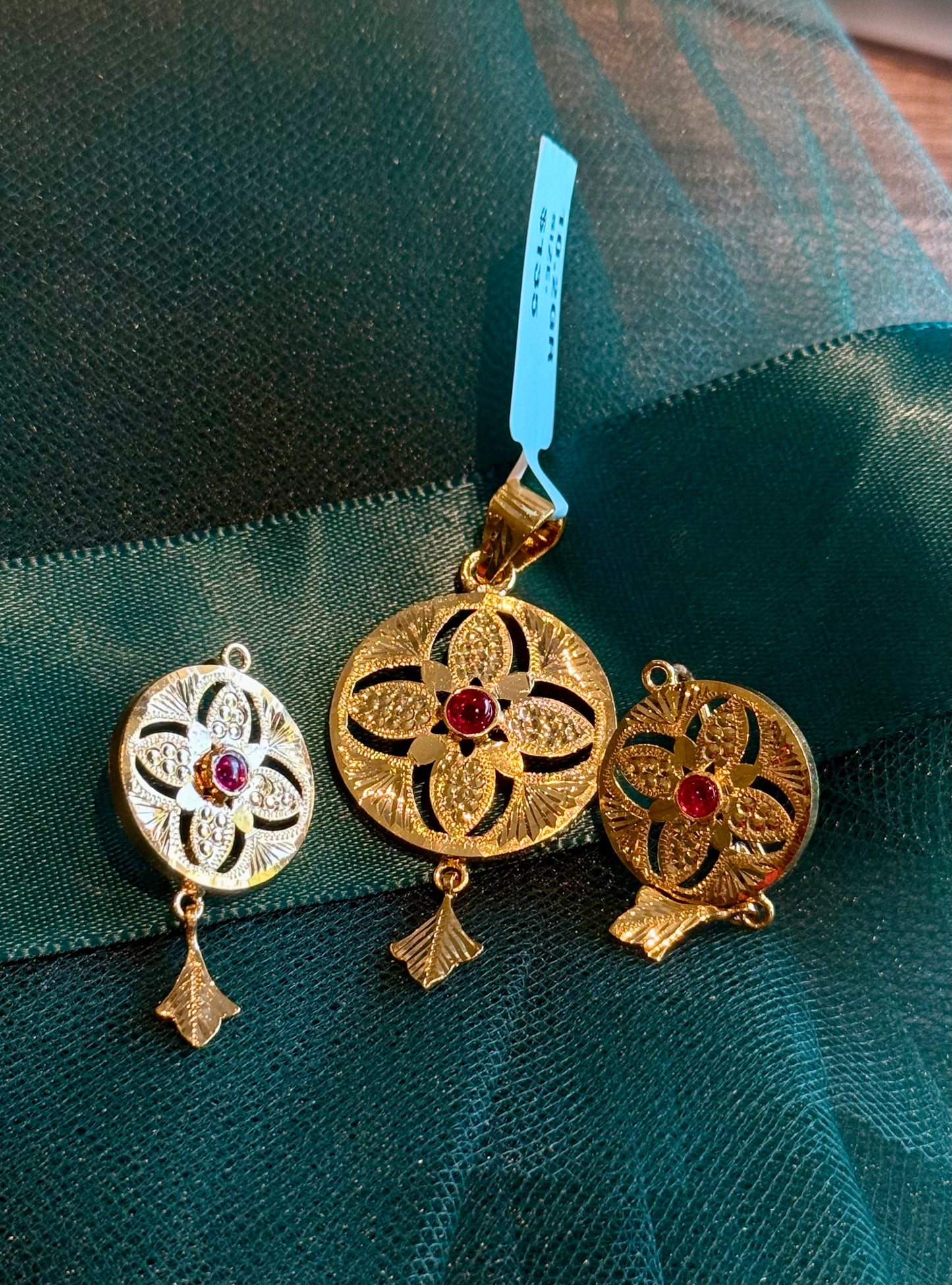 GOLD PLATE PENDANT SET GPI056