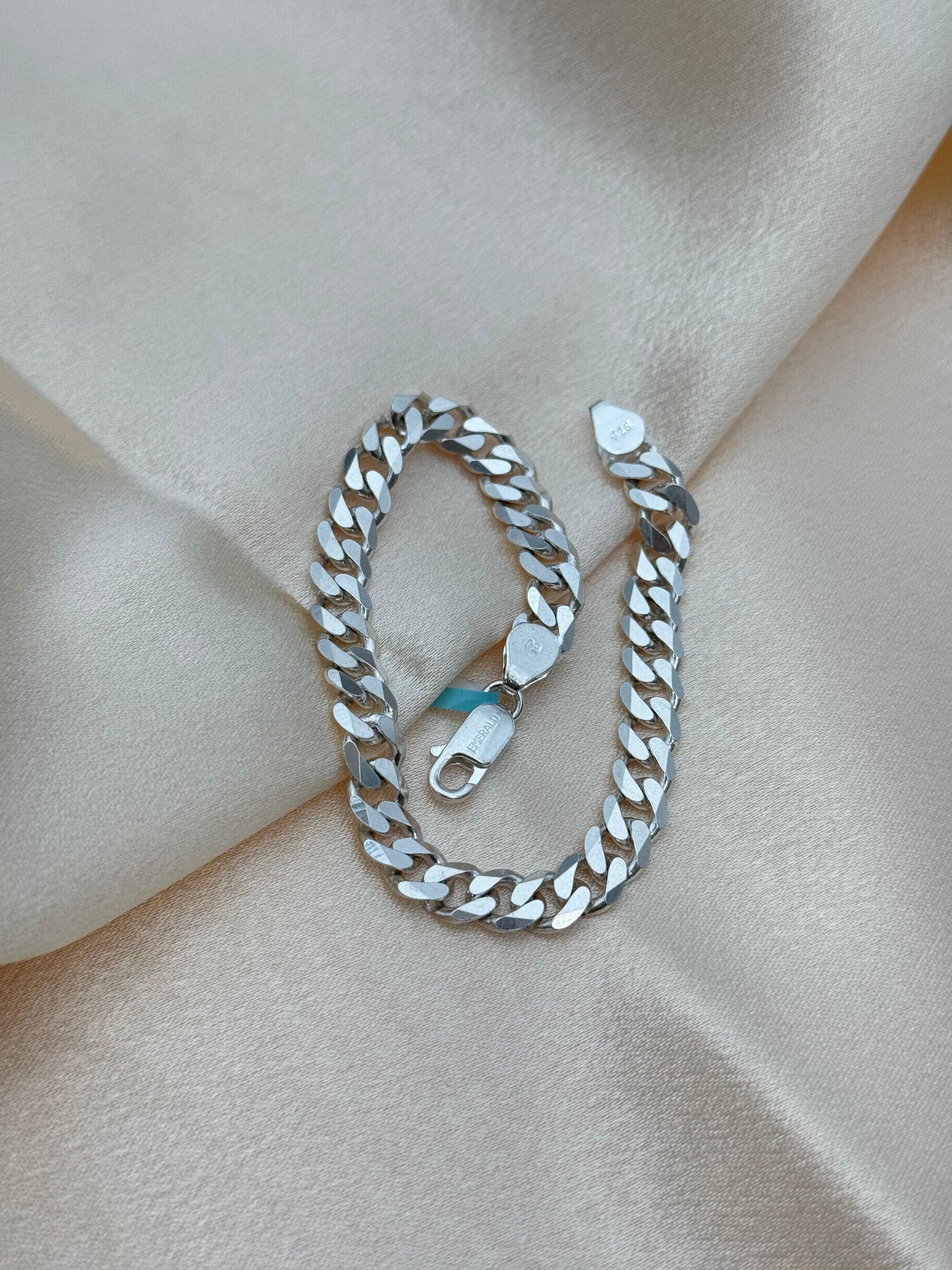 SILVER BRACELET SIZE 8.5 BB017