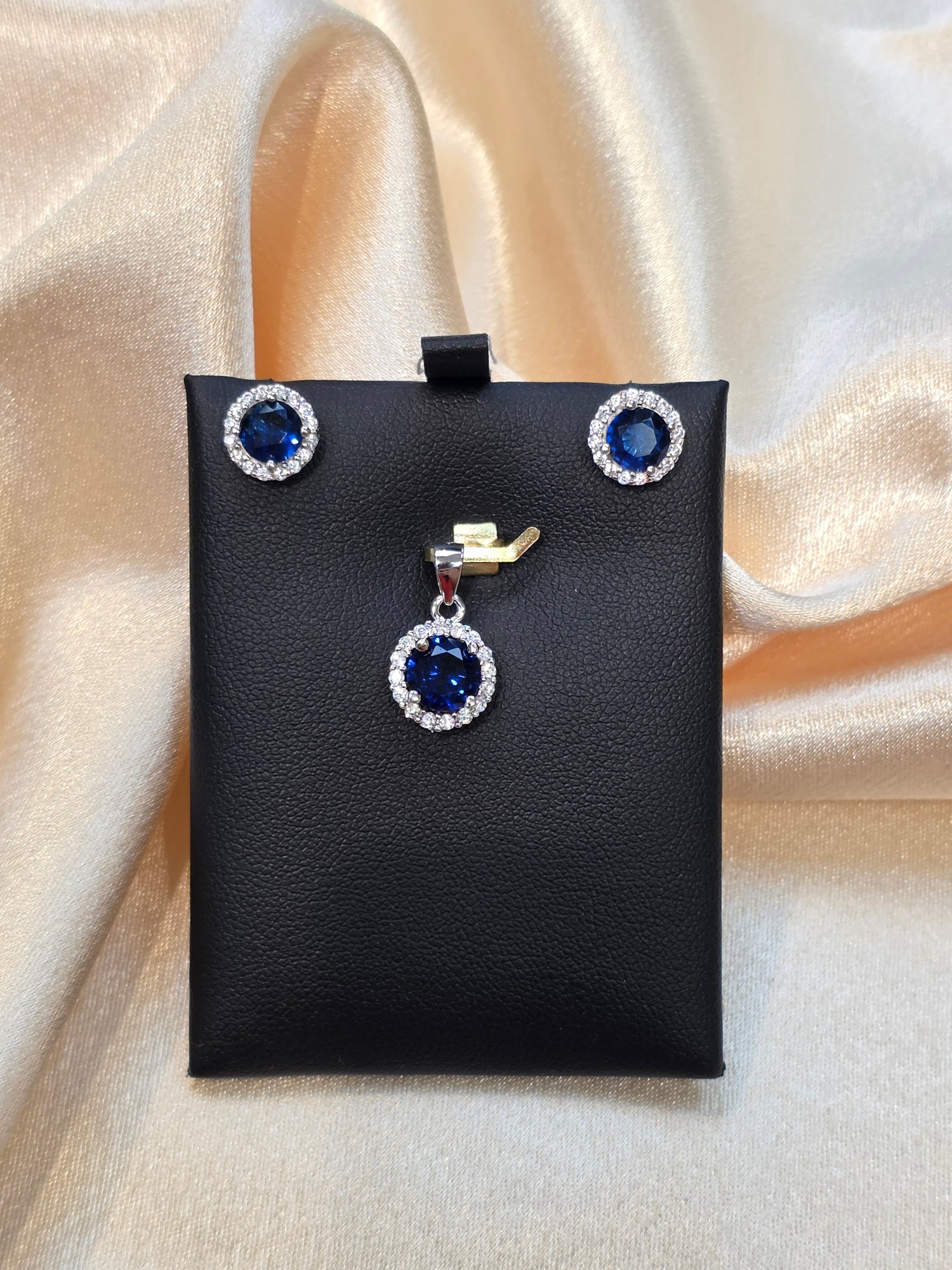 SILVER PENDANT SET PS045
