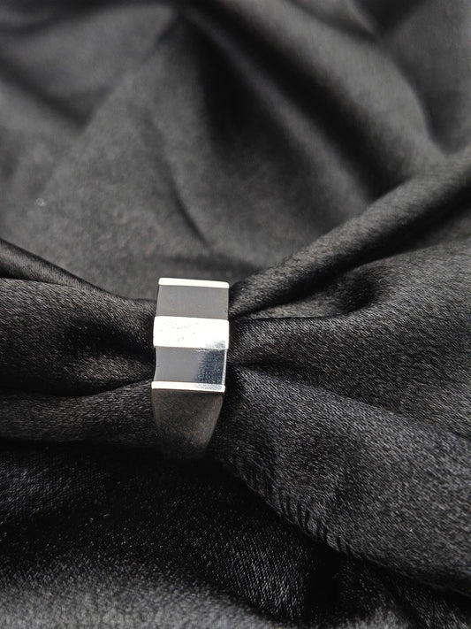 BOYS SILVER RING SIZE 10 BR033