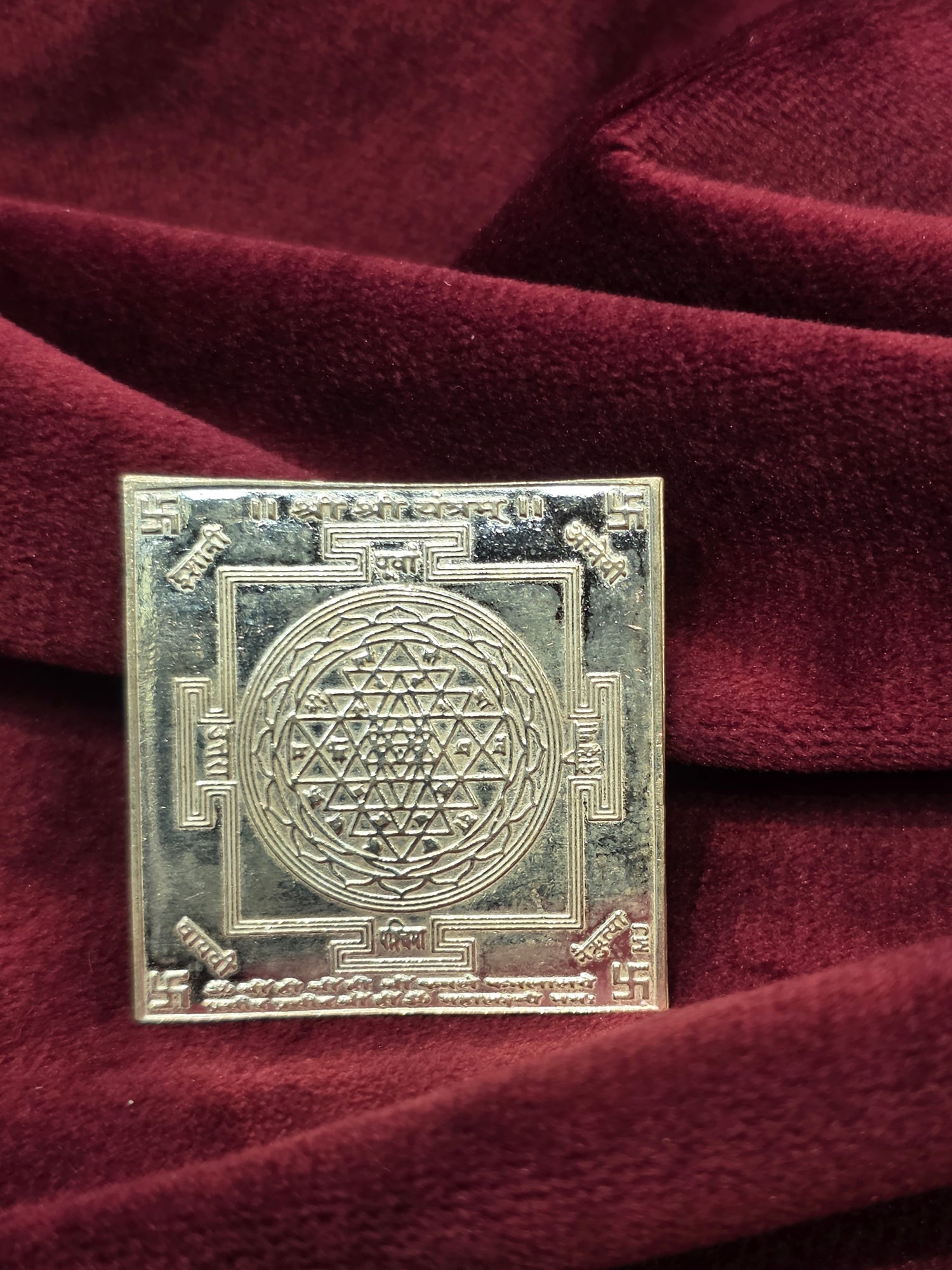 PURE SILVER SRI YANTRA AC117