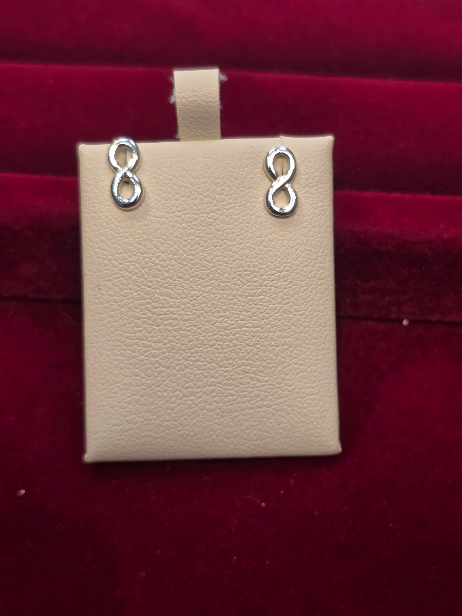 SILVER EARSTUDS GE359