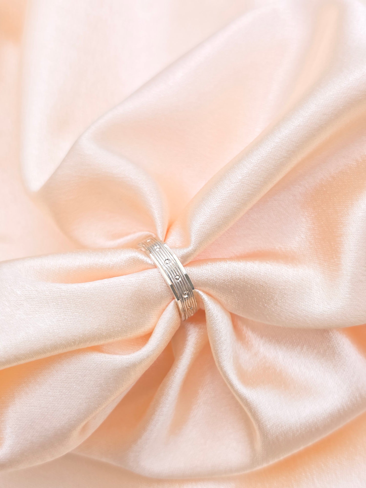 SILVER RING SIZE 6 GR056