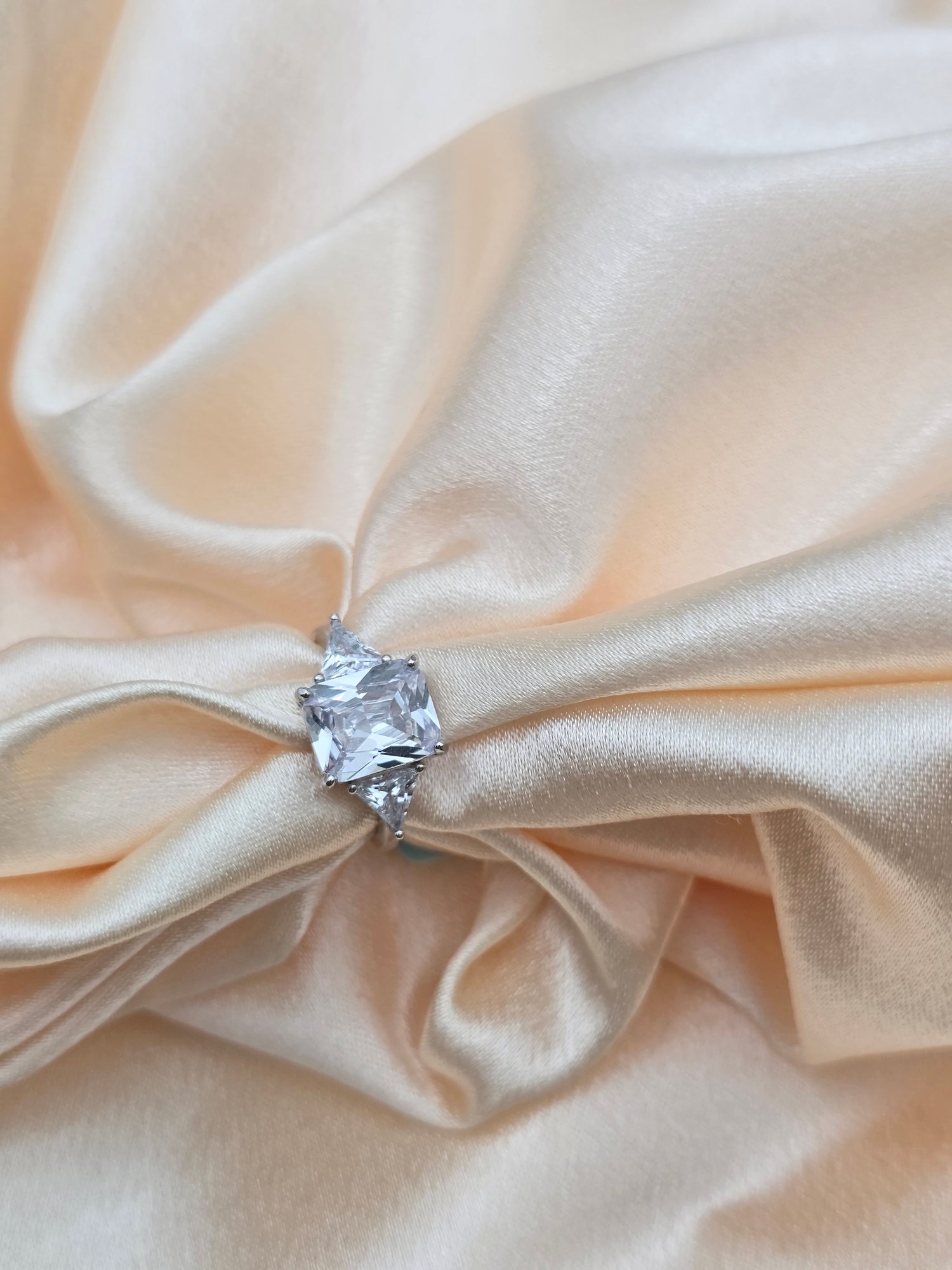 SILVER RING SIZE 6 GR061