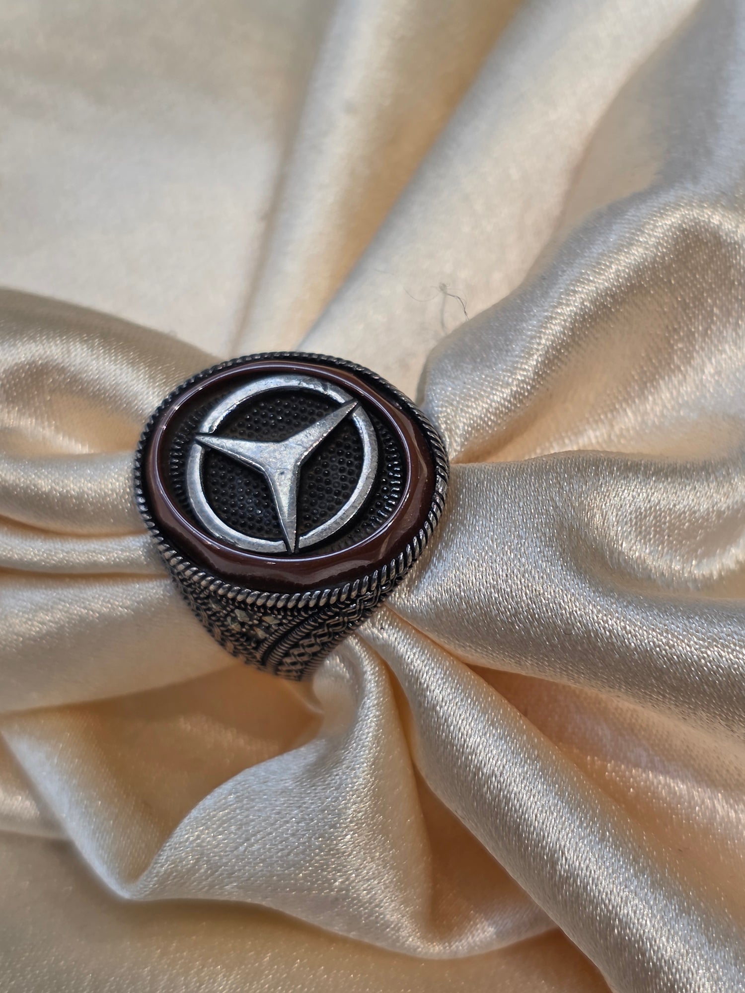 BOYS SILVER RING SIZE 10 BR026