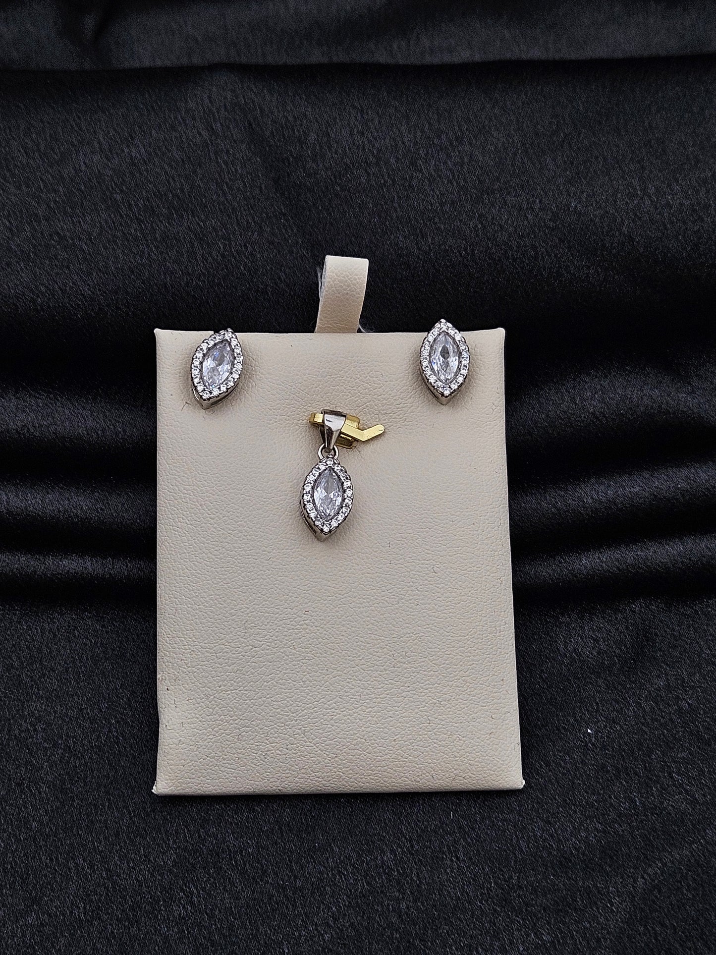 SILVER PENDANT SET PS032