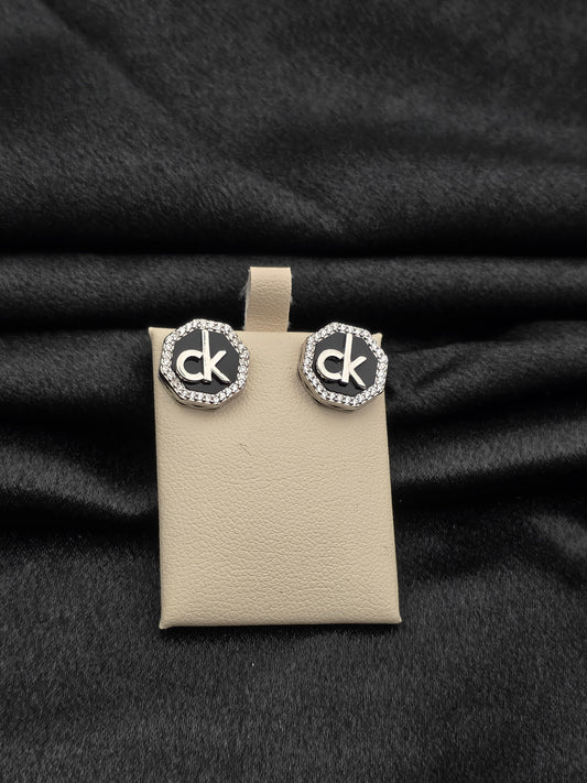SILVER EAR STUDS GE035
