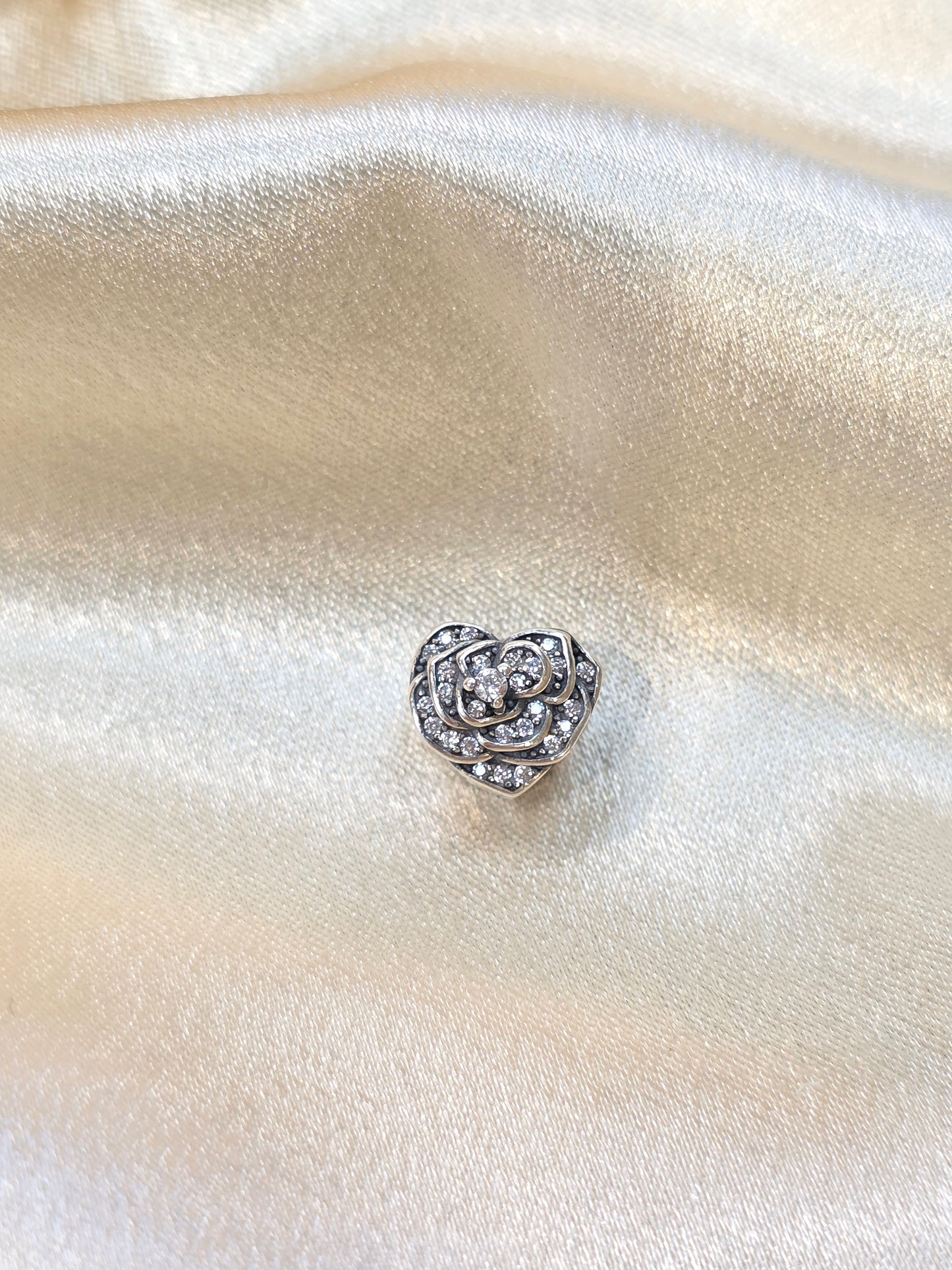 BLOOMED ROSE PANDORA CHARM PC175