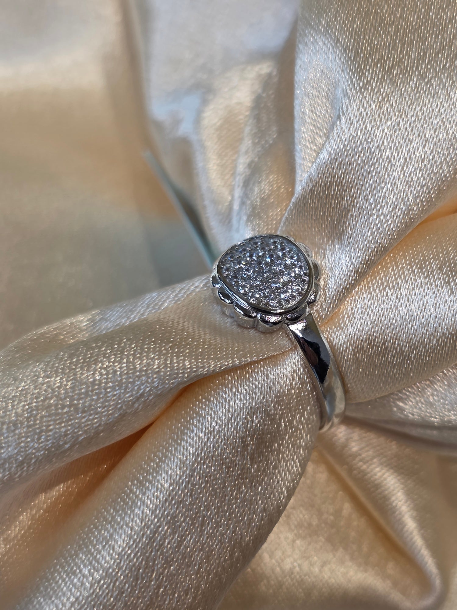 SILVER RING SIZE 6 GR617