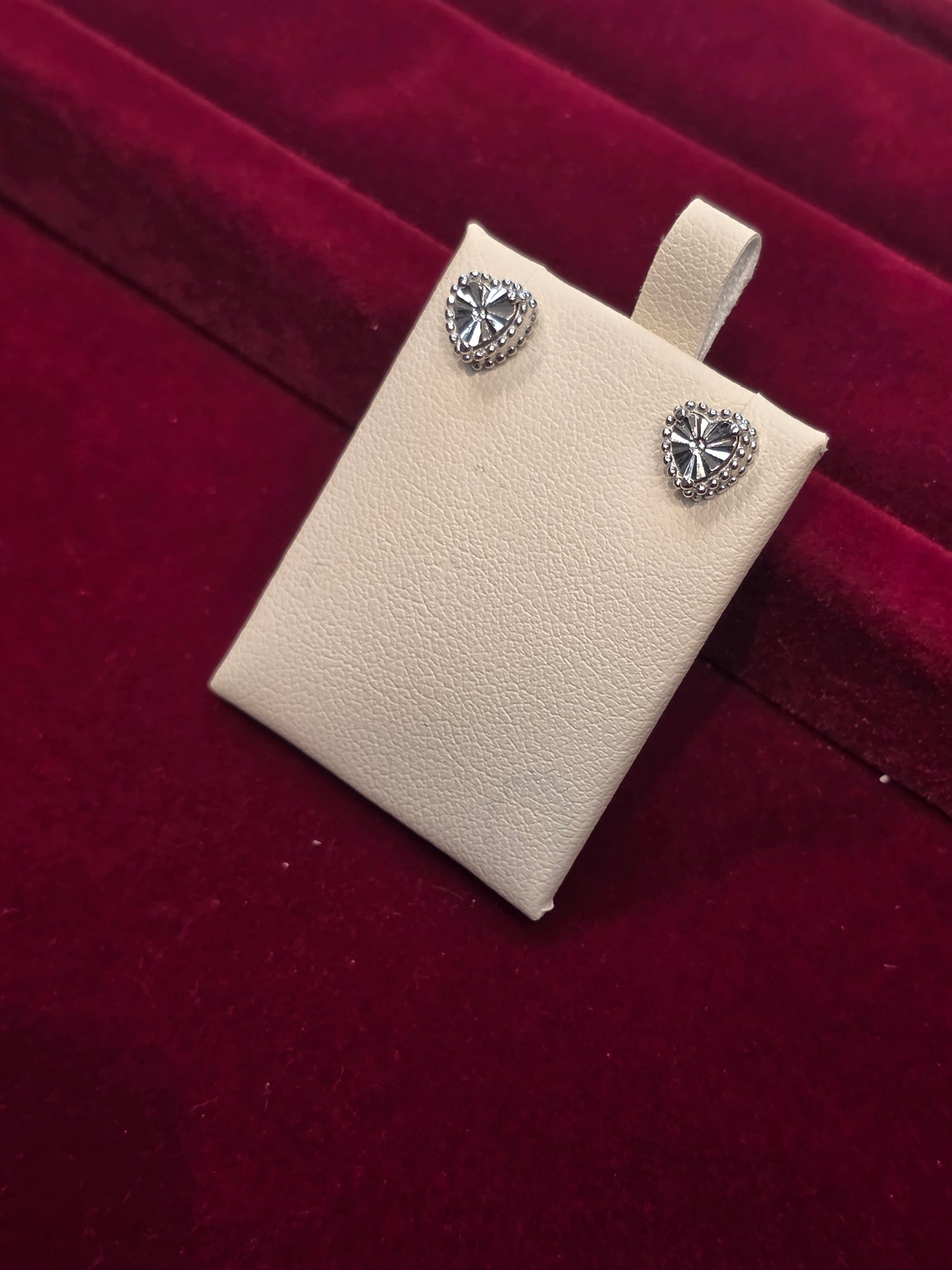 SILVER EARSTUDS GE334