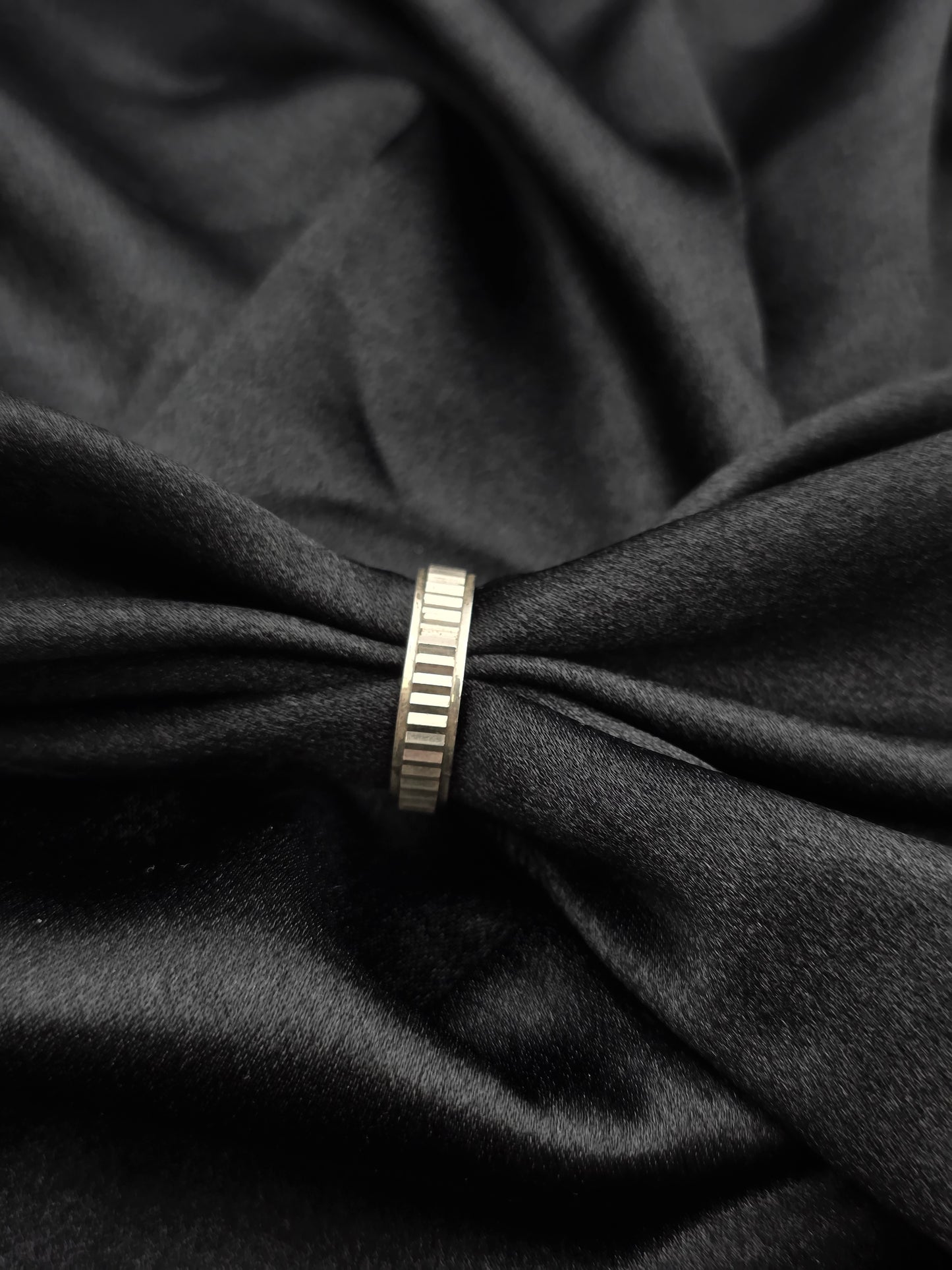 BOYS SILVER BAND SIZE11 BR083