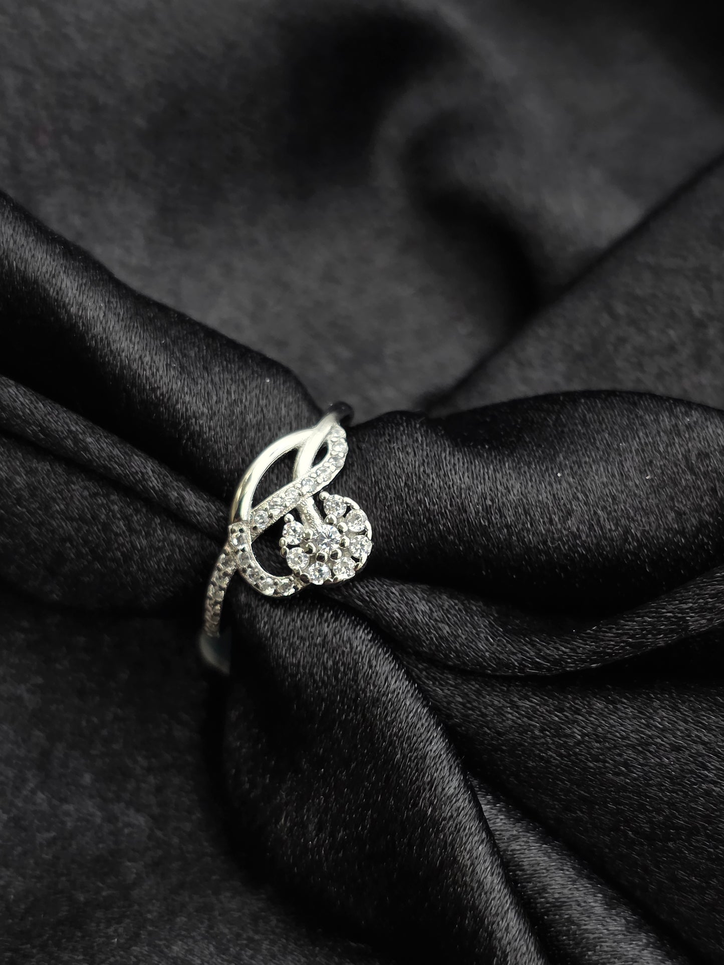 SILVER RING SIZE 5 GR496