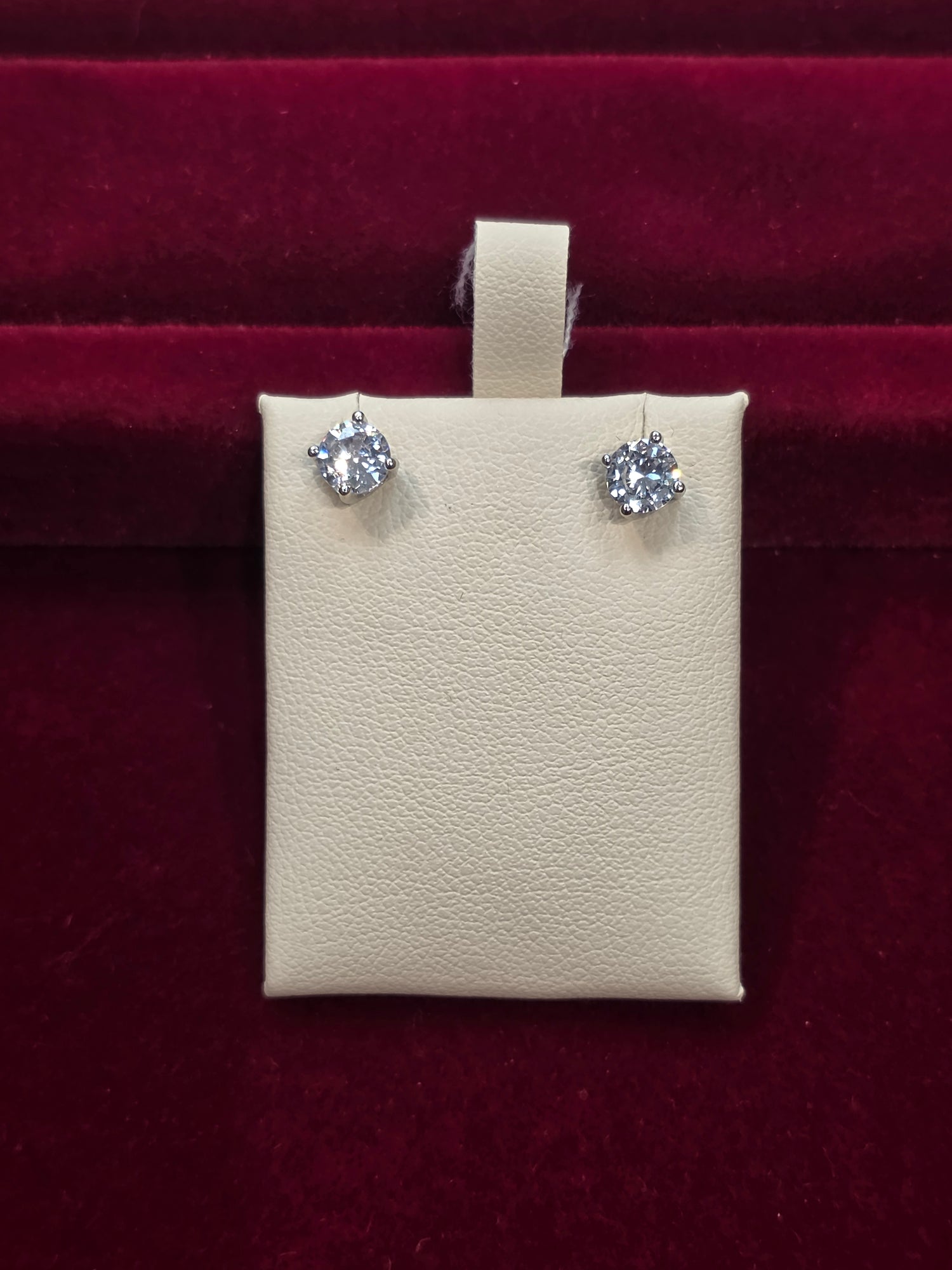 SILVER EARSTUDS GE418