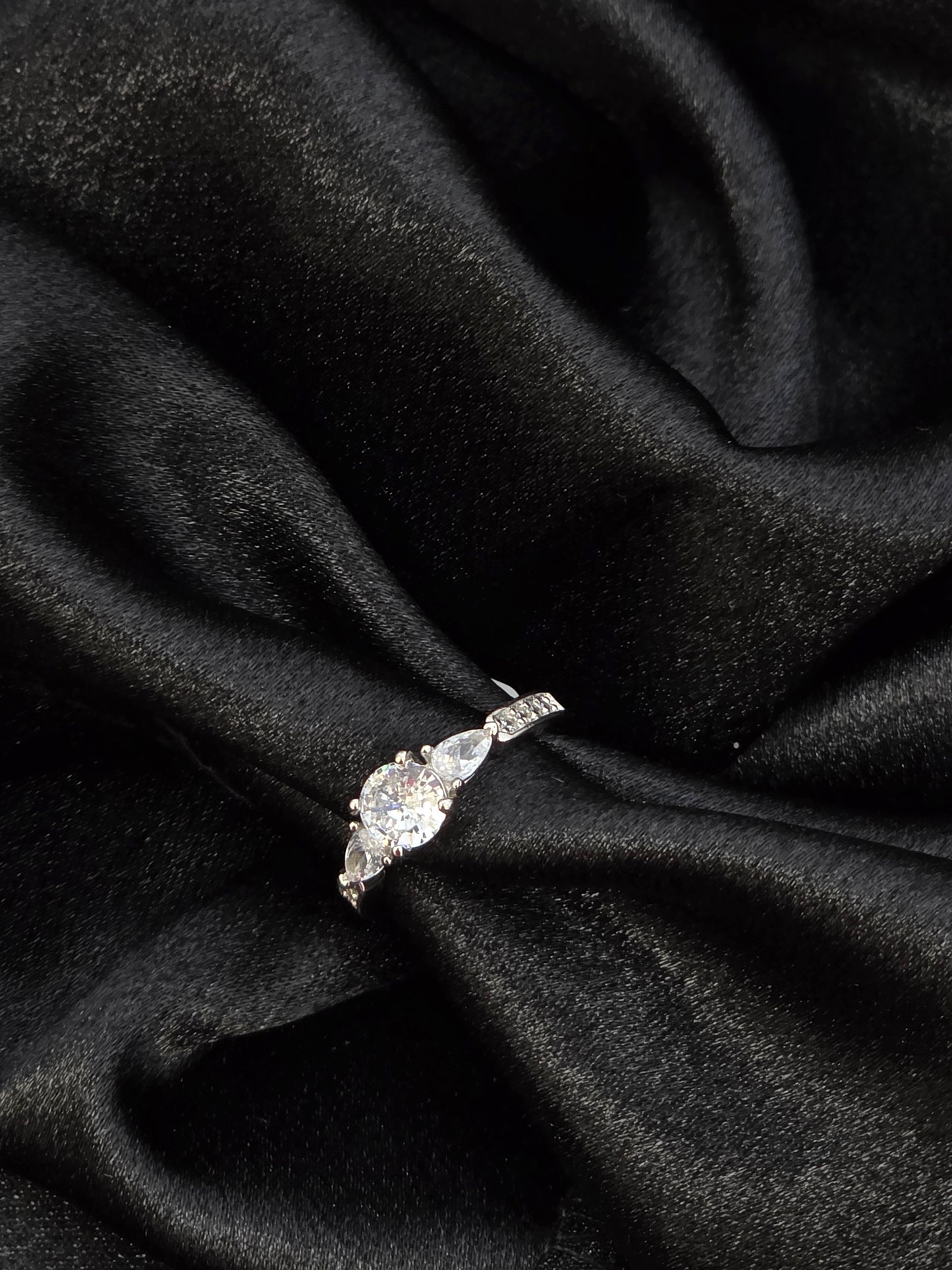 SILVER RING SIZE 6 GR103