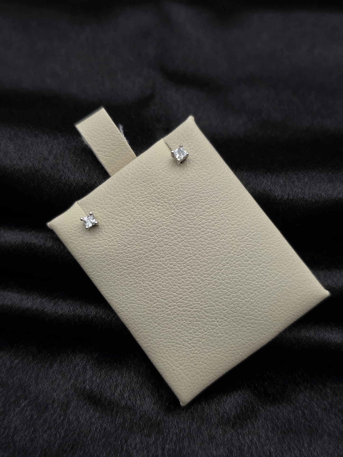 SILVER EAR STUDS GE486