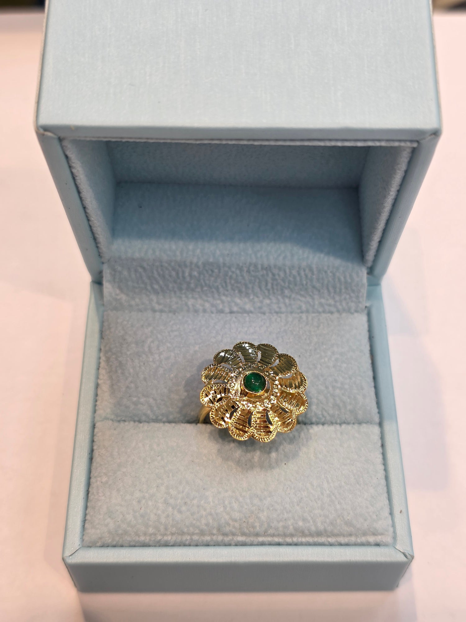 GOLD PLATED RING SIZE 6