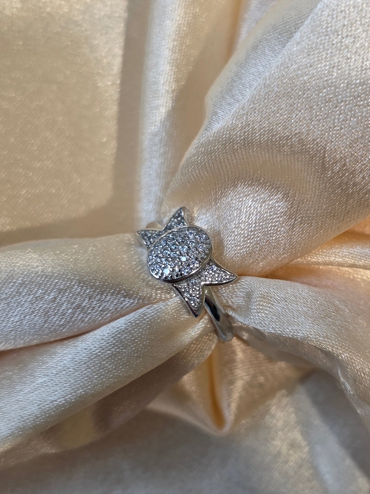 SILVER RING SIZE 6 GR637