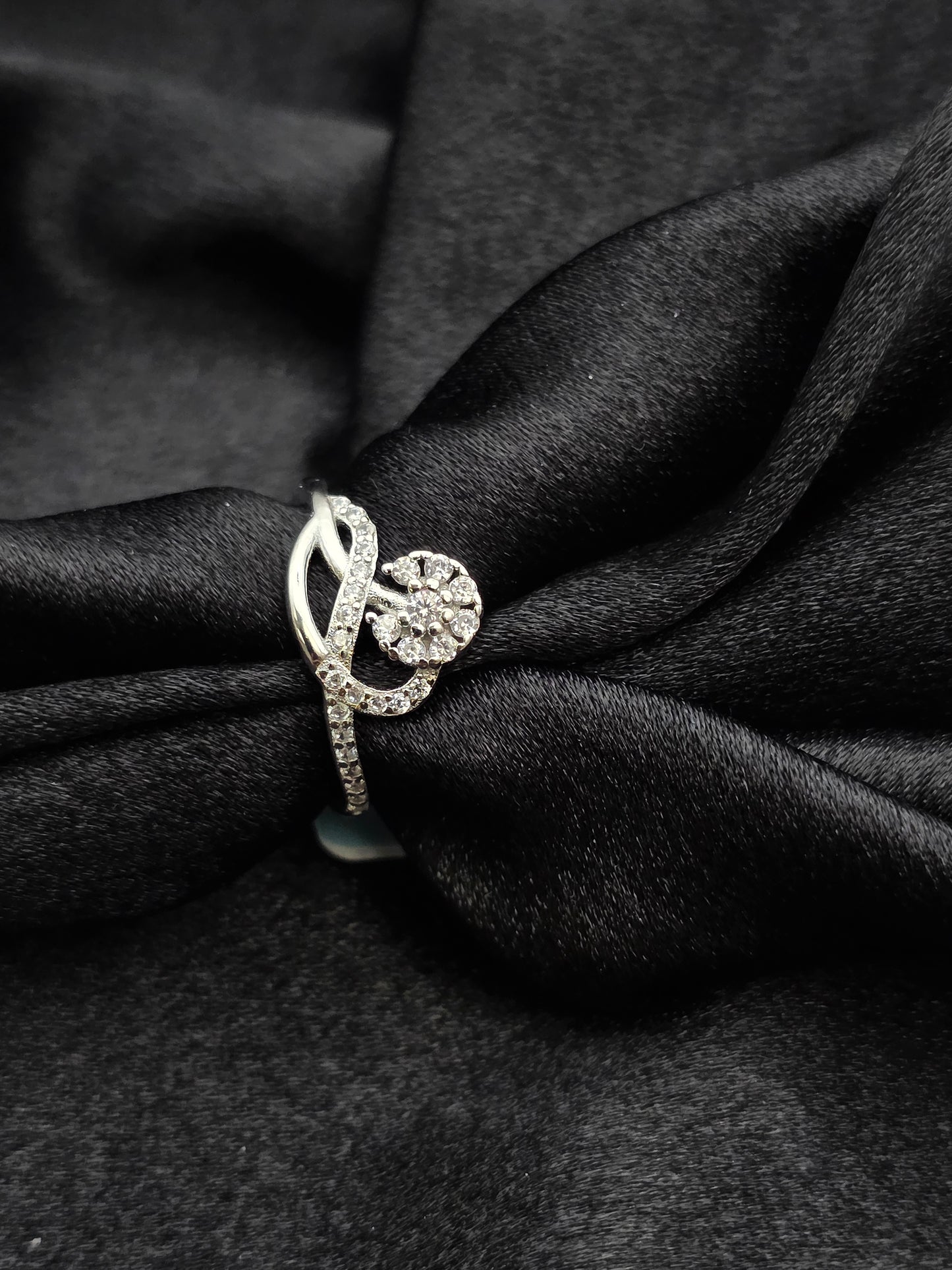 SILVER RING SIZE 5 GR496