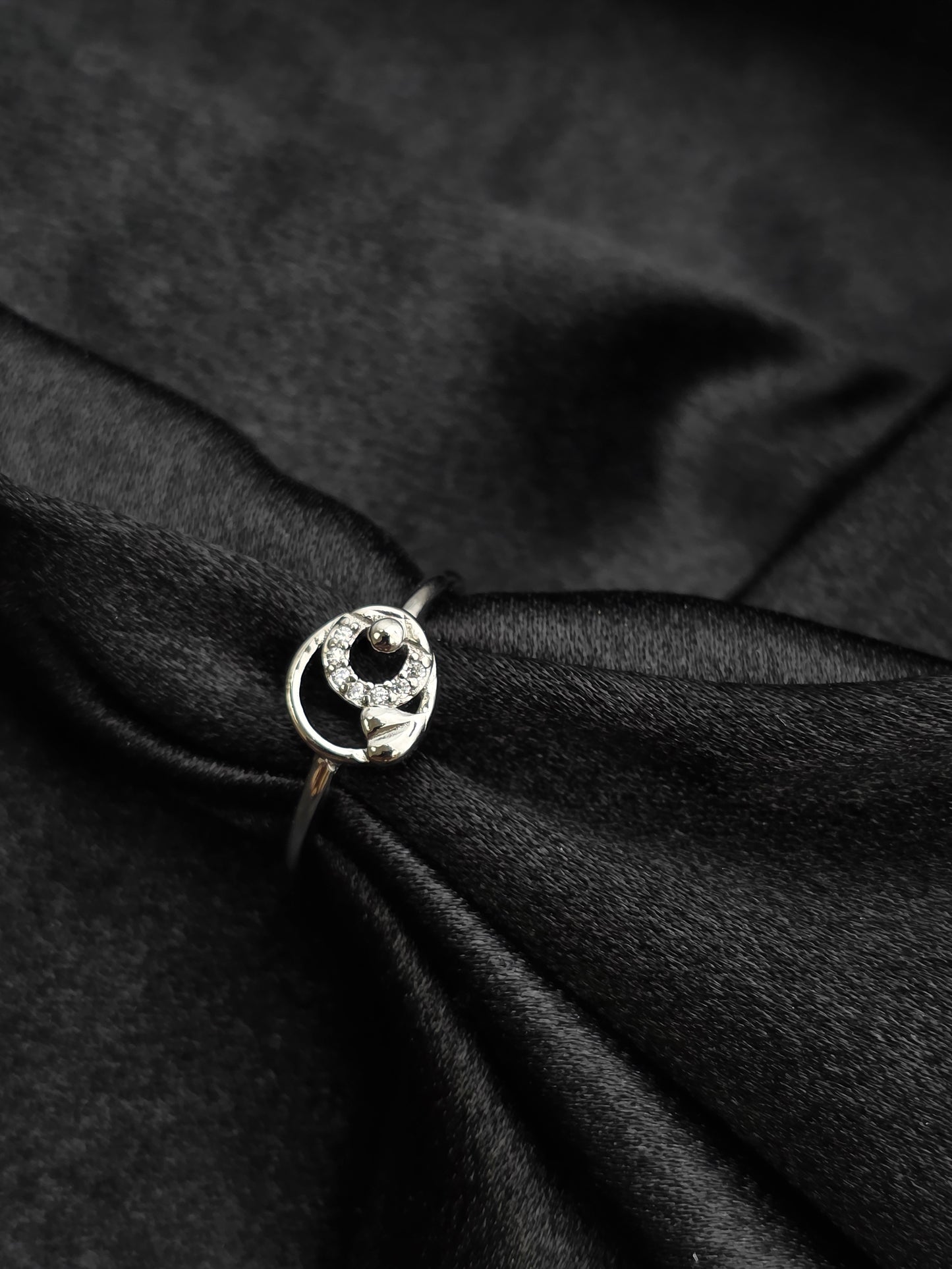 SILVER RING SIZE 7 GR522