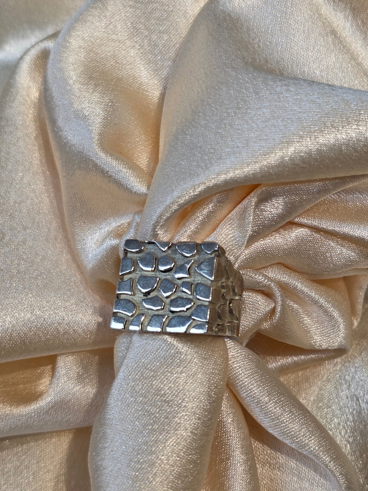 BOYS SILVER RING SIZE 9 BR016