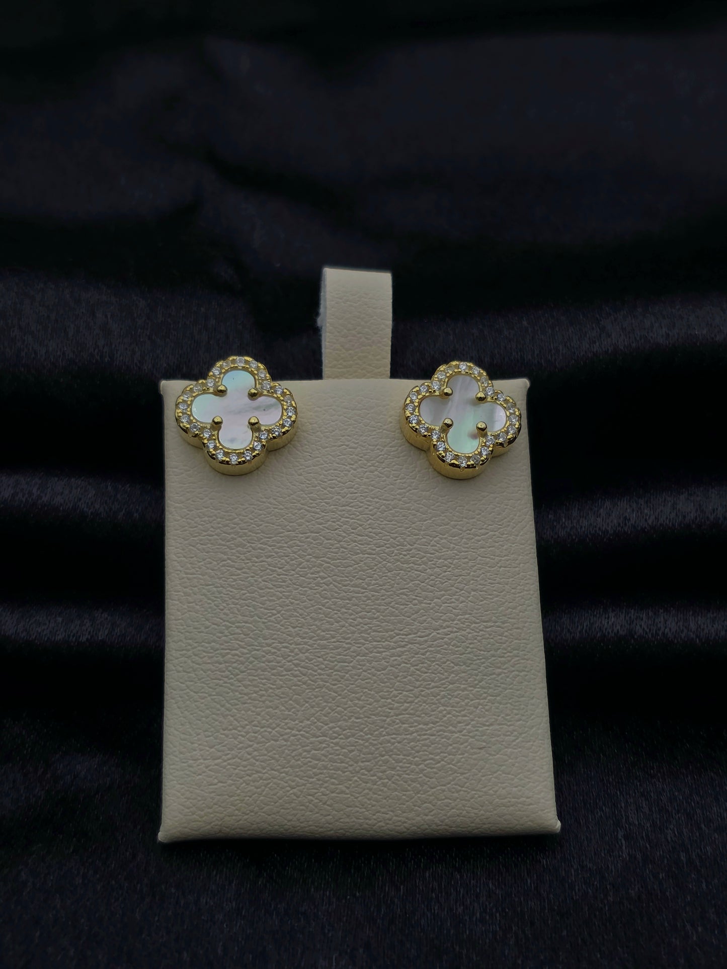SILVER EAR STUDS GE219