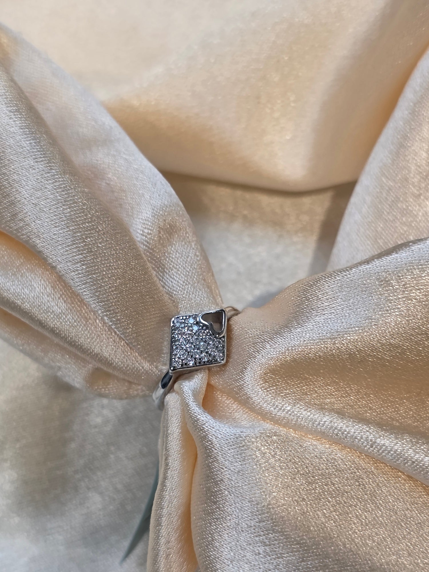 SILVER RING SIZE 5 GR521