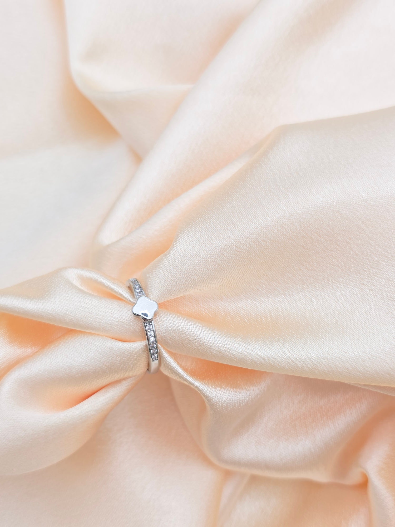 SILVER RING SIZE 7 GR096
