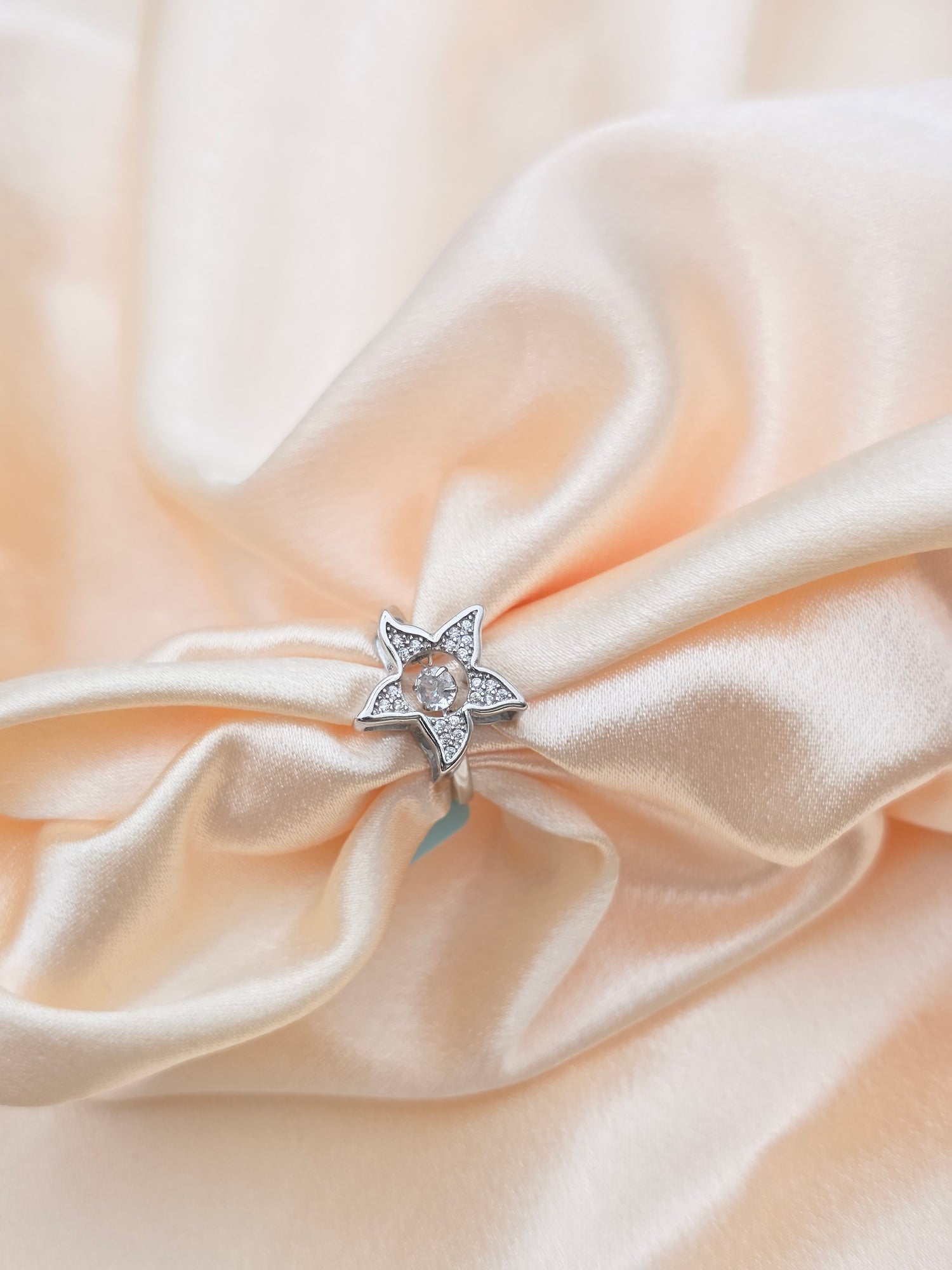 SILVER RING SIZE 6 GR058