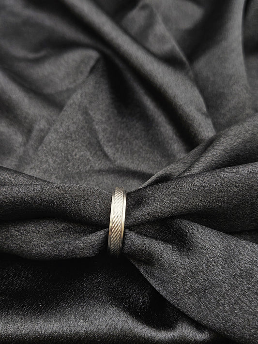 BOYS SILVER BAND SIZE 11 BR085