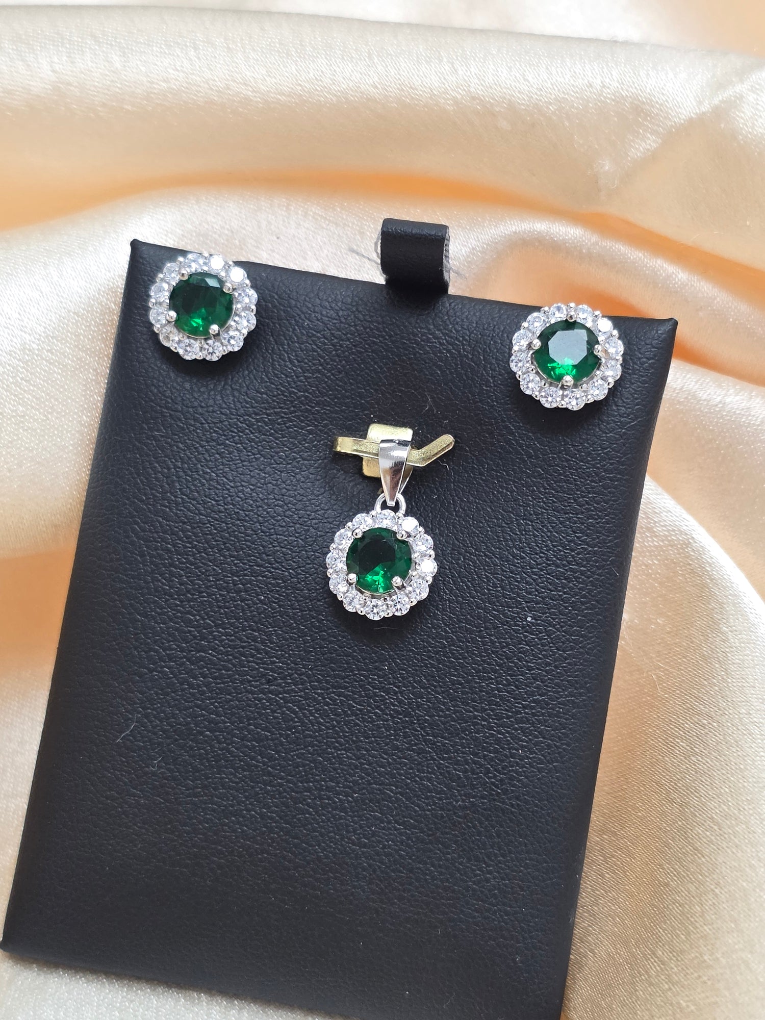 SILVER PENDANT SET PS044