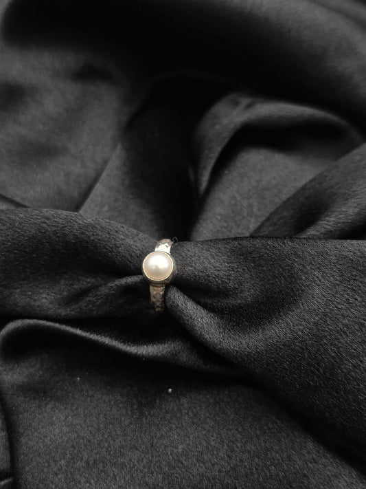 PEARL SILVER RING SIZE 4 GR338