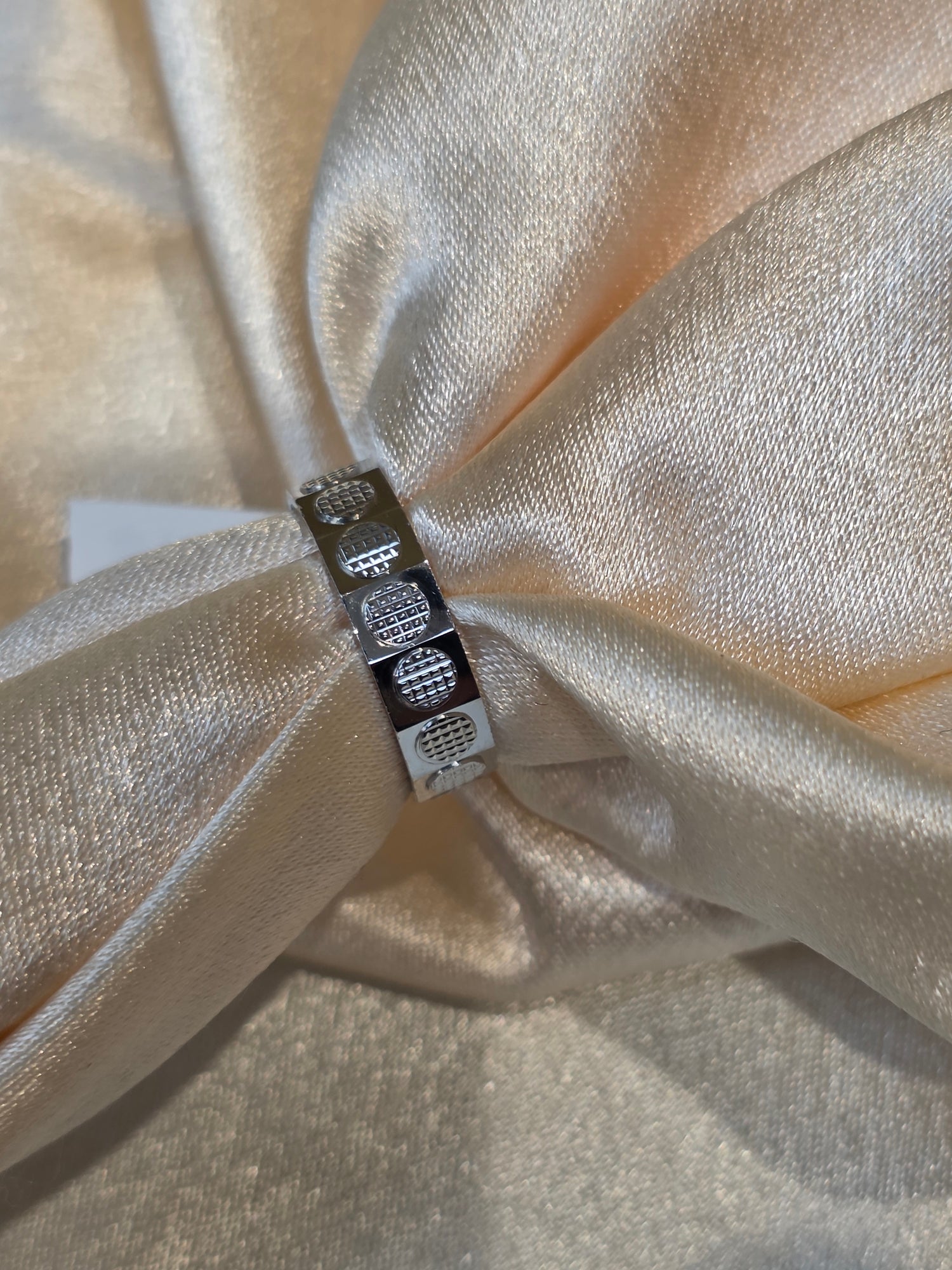 SILVER RING SIZE 6 GR677