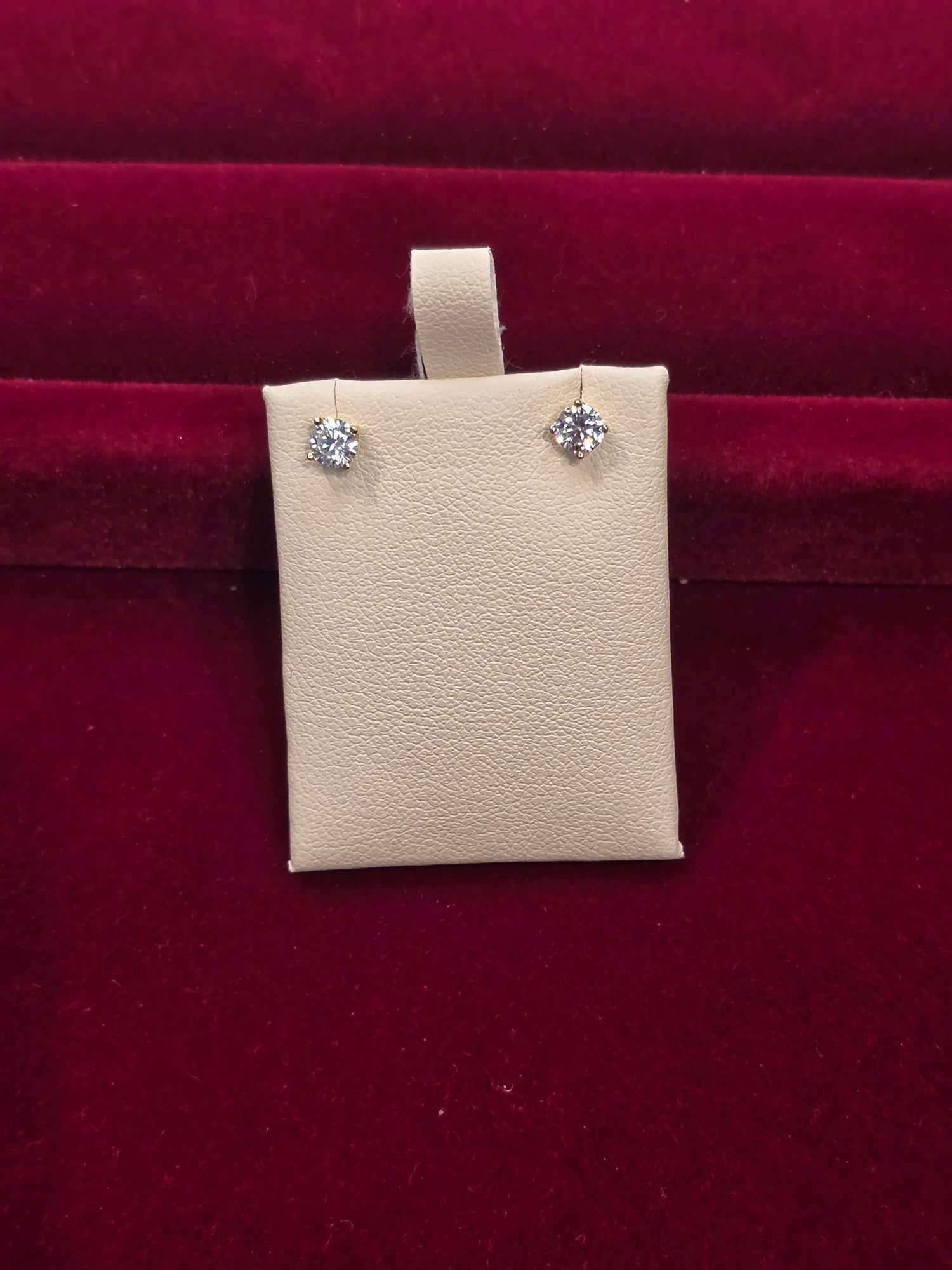 SILVER EARSTUDS GE456