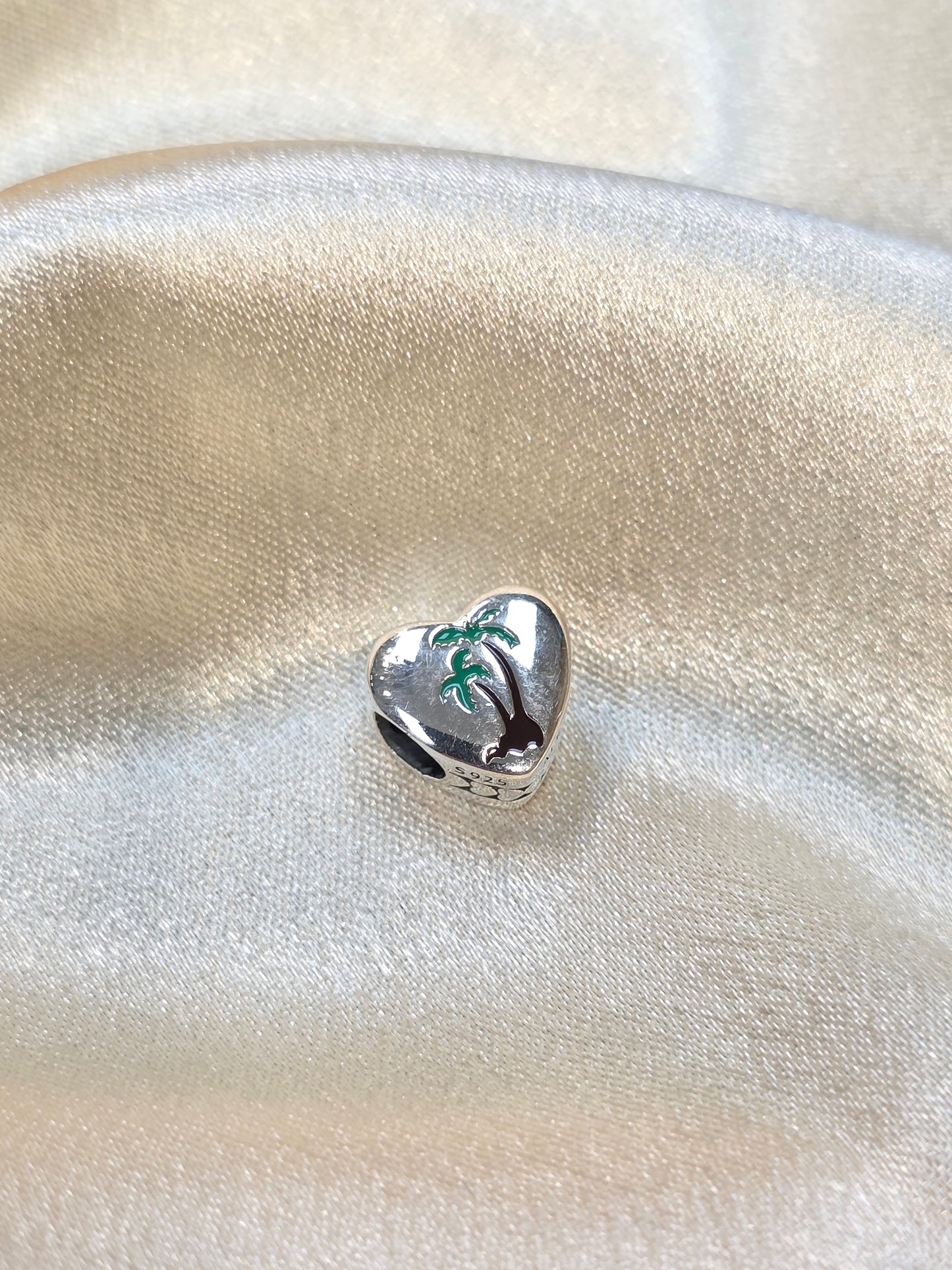 BEACH SCENE HEART PANDORA CHARM PC245