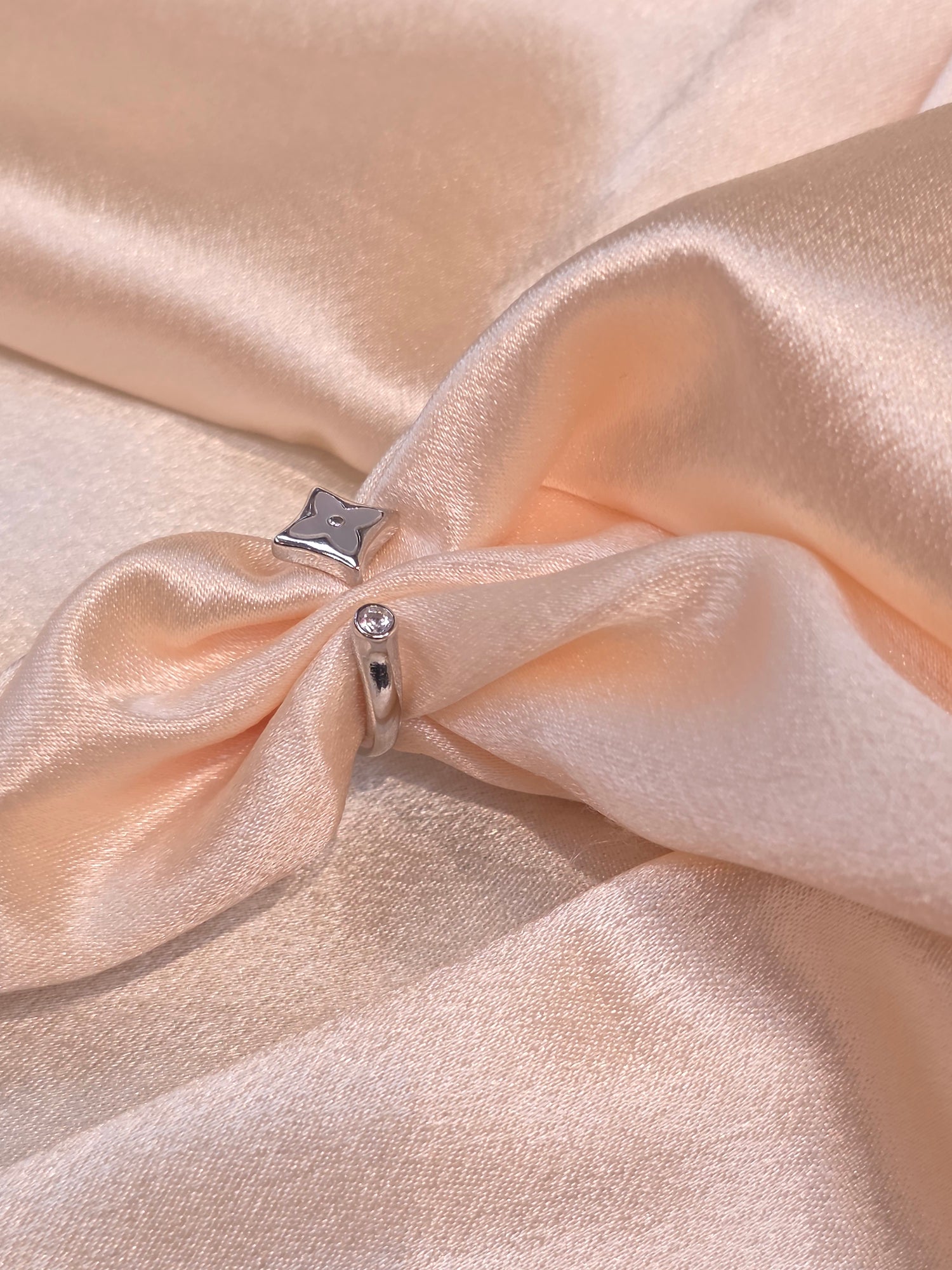 SILVER RING SIZE 7 GR342