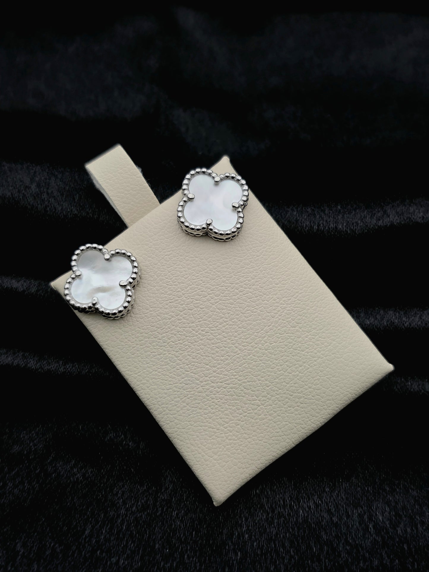 SILVER EAR STUDS GE314