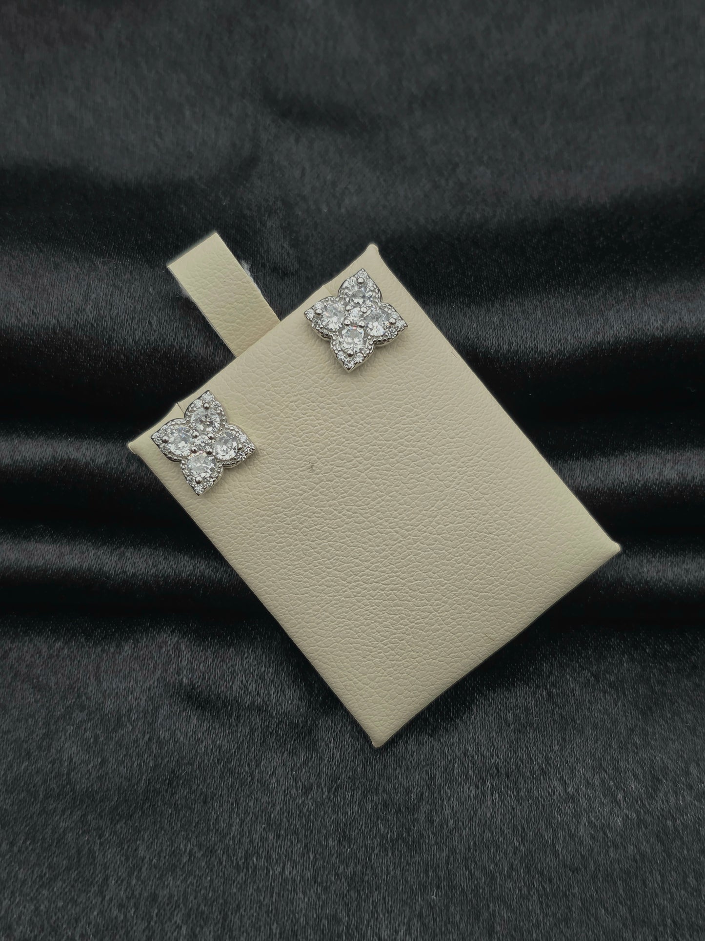 SILVER EAR STUDS GE401
