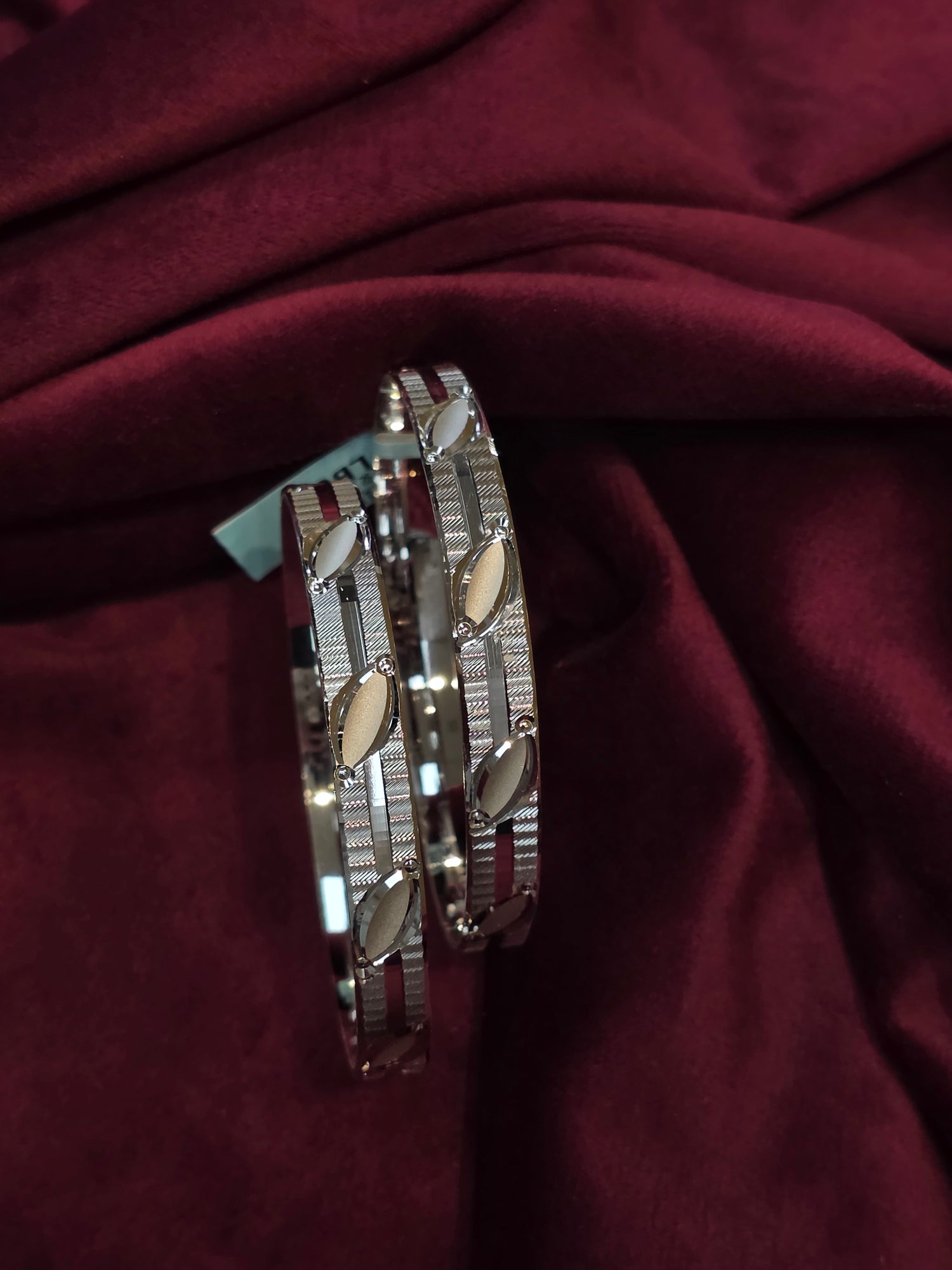 SILVER BANGLES 2.4IN LB022