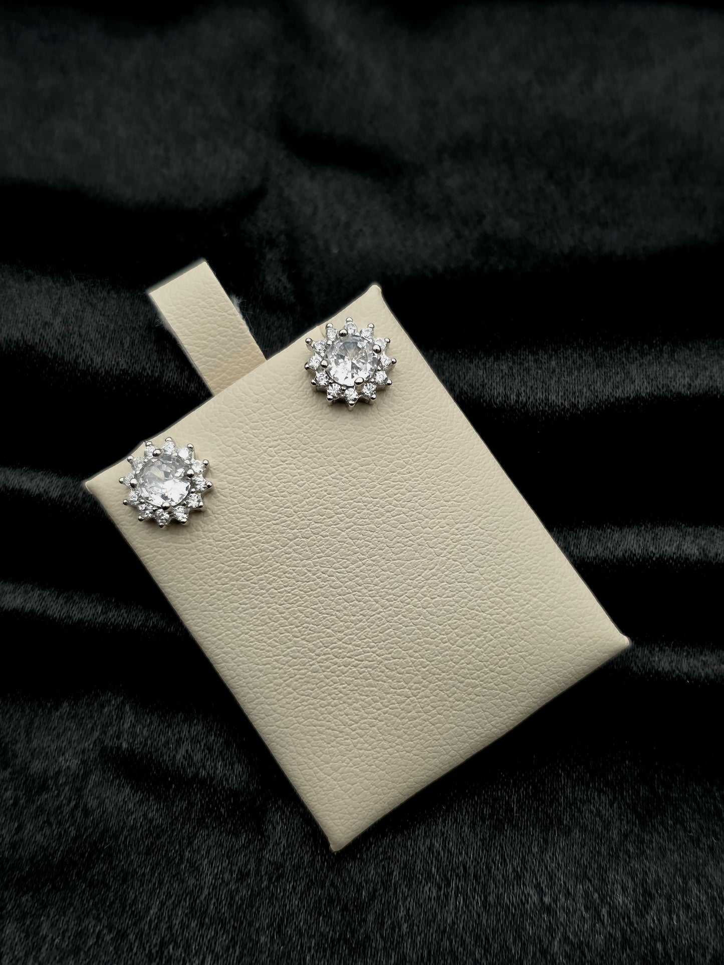 SILVER EAR STUDS GE385