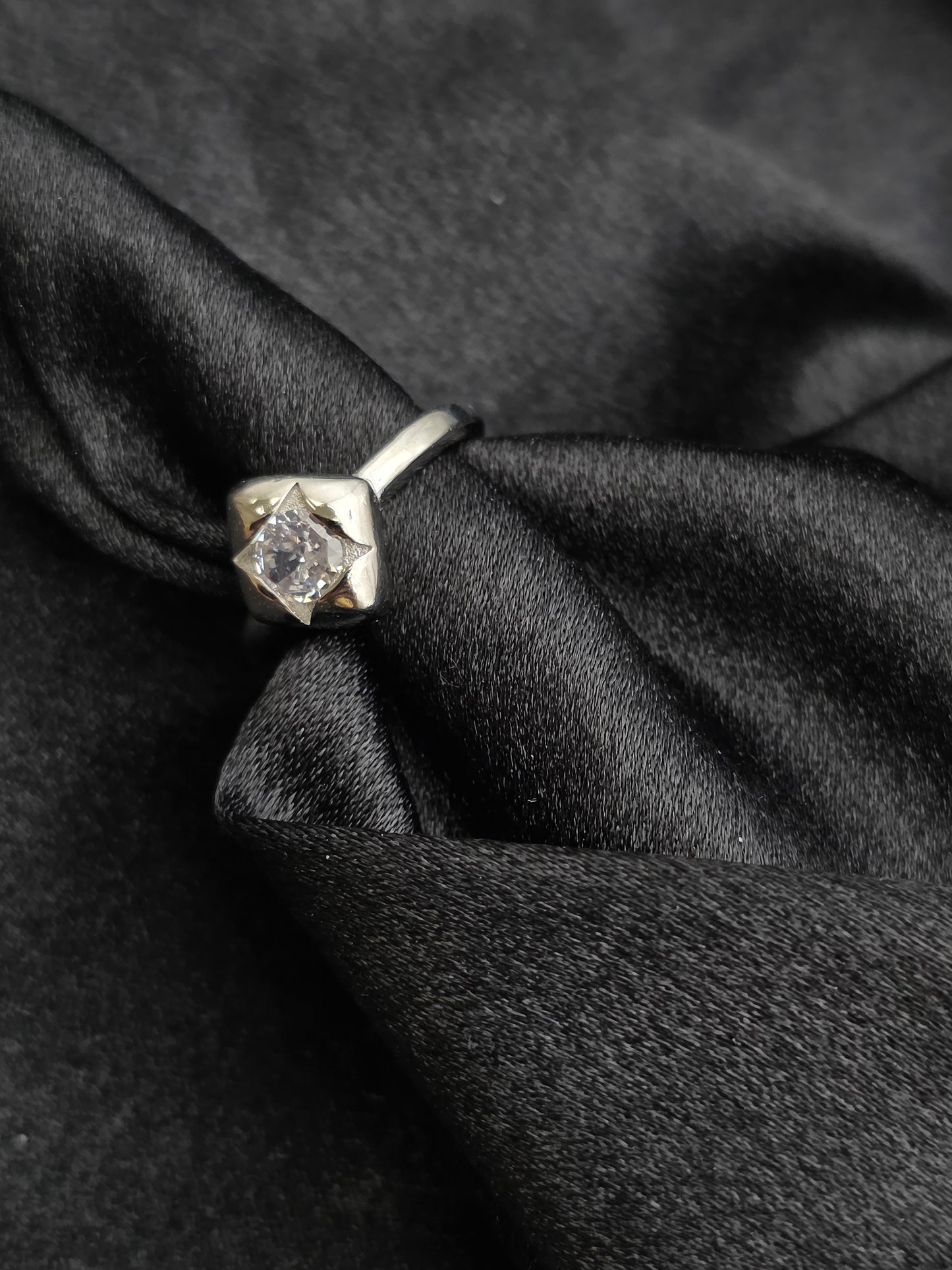 SILVER RING SIZE 6 GR501