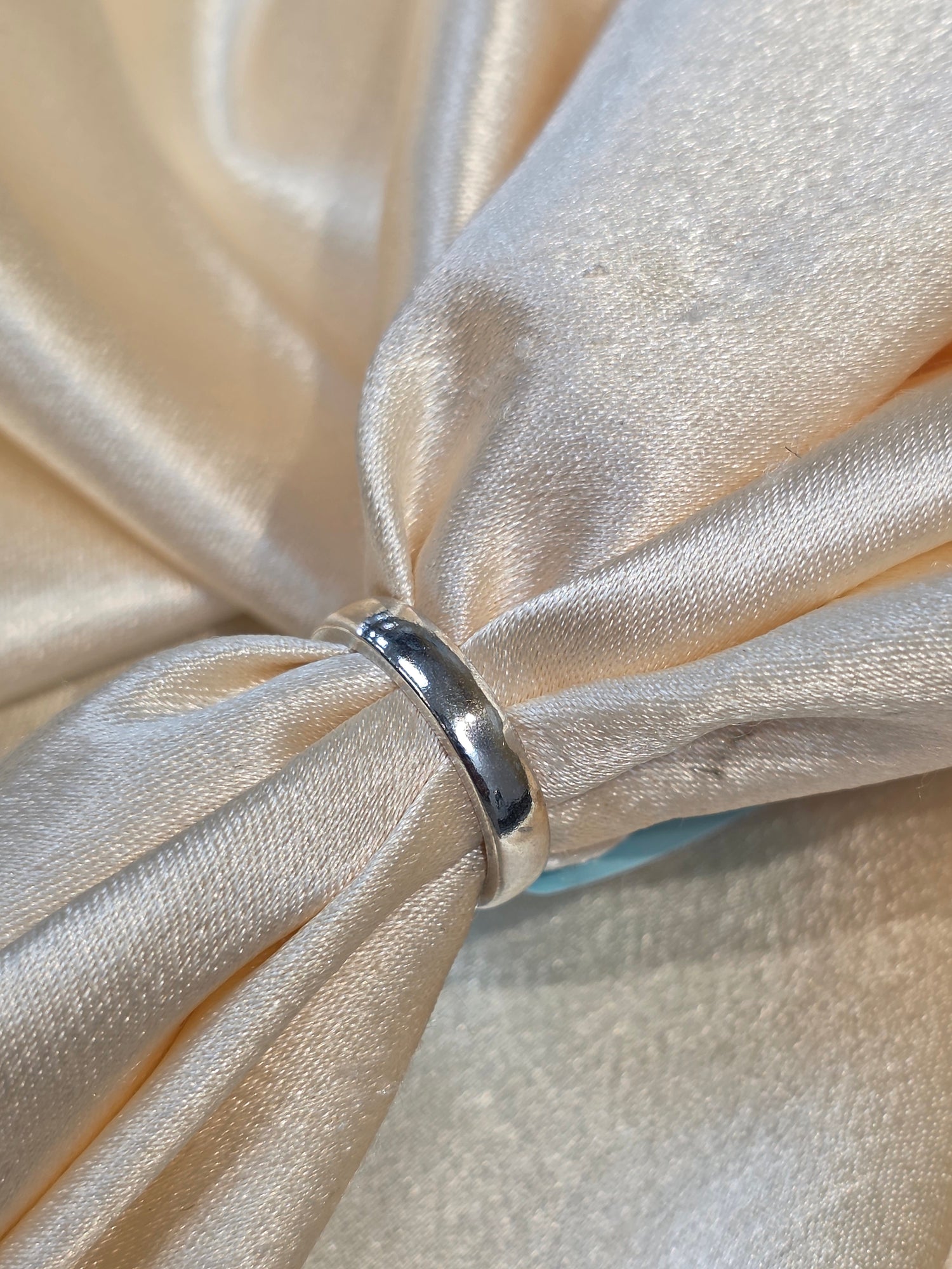 SILVER PLAIN BAND SIZE 8 GR217
