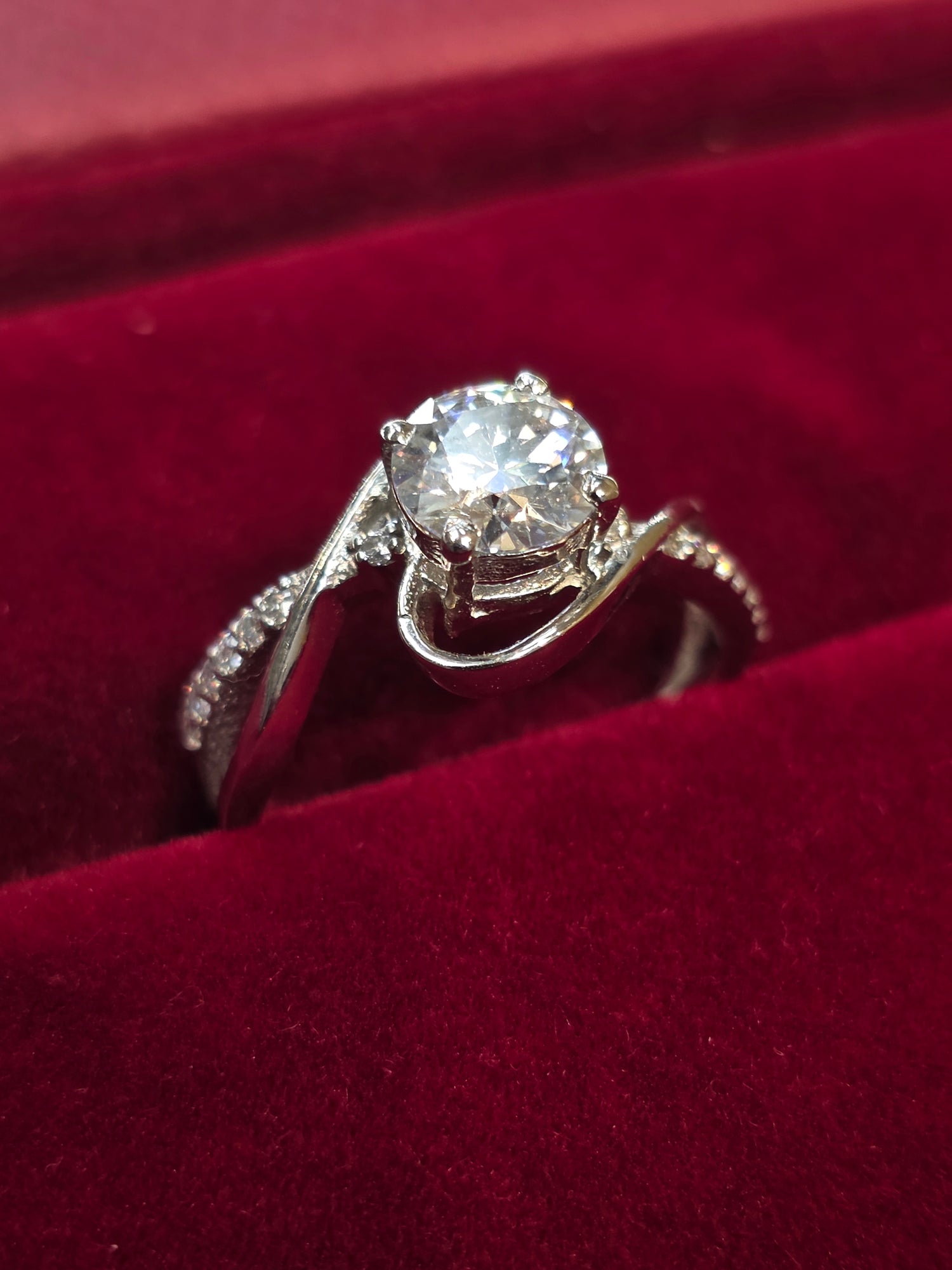 SILVER MOISSANITE RING SIZE 6 MM007