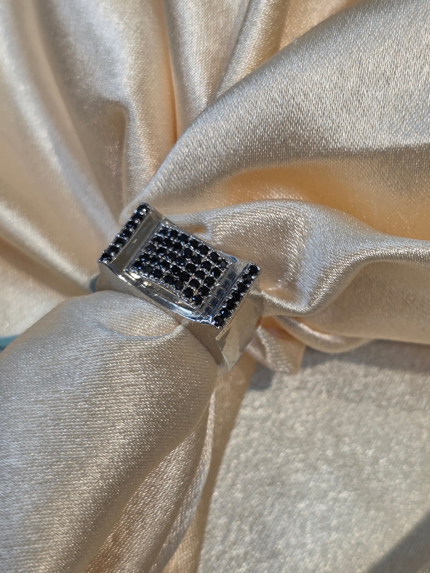 BOYS SILVER RING SIZE 8 BR002