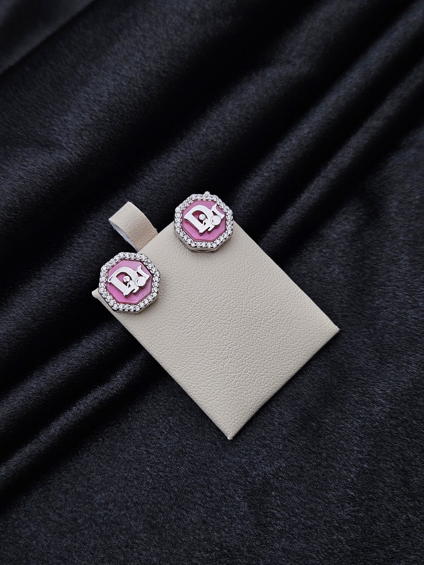 SILVER EAR STUDS GE034