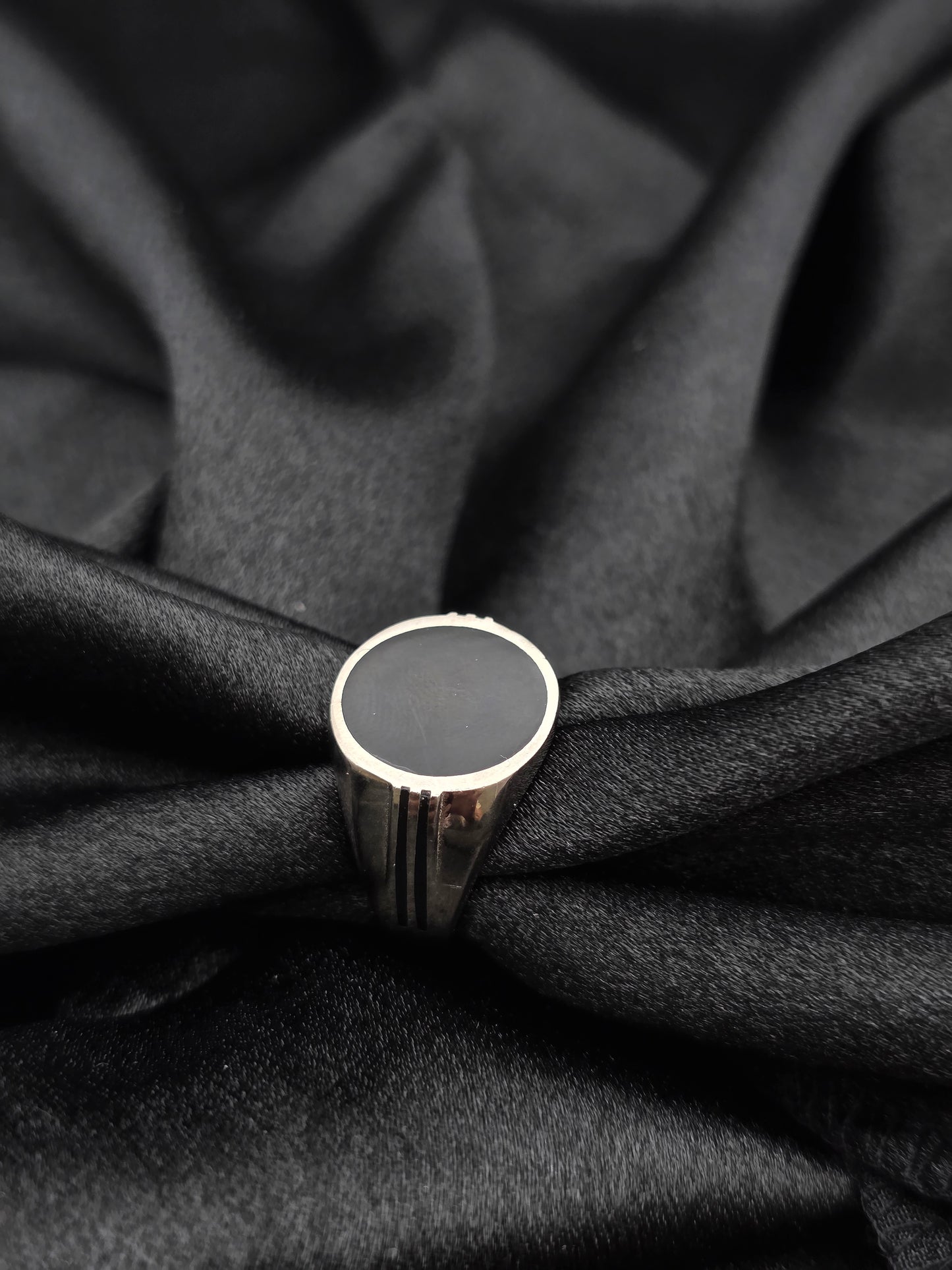 BOYS SILVER RING SIZE 9 BR058