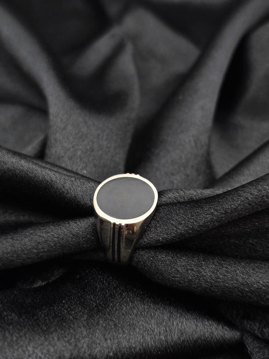 BOYS SILVER RING SIZE 9 BR058