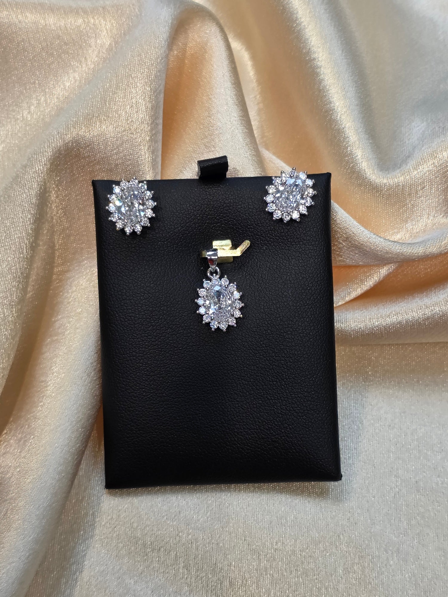 SILVER PENDANT SET PS067