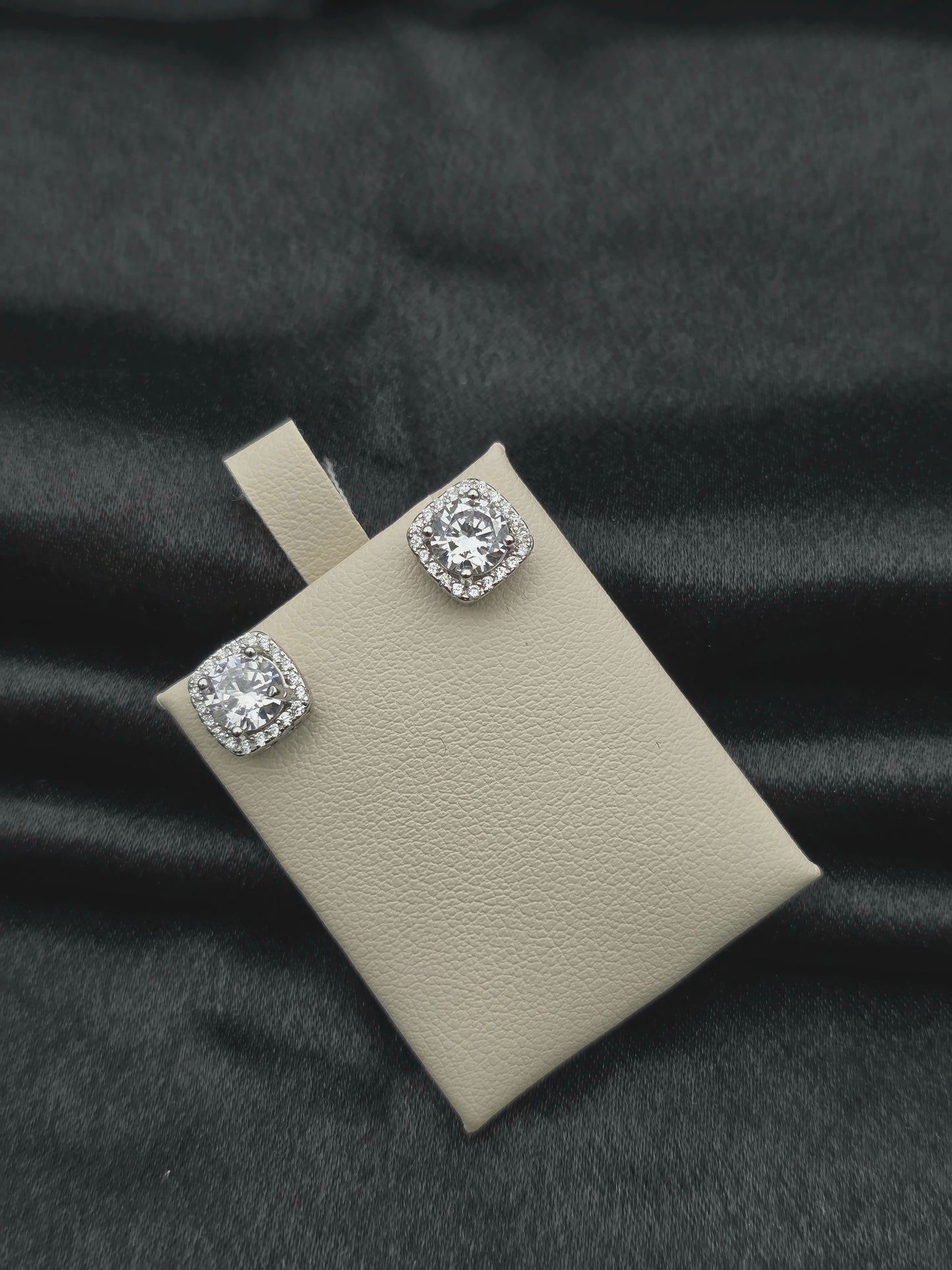 SILVER EAR STUDS GE419
